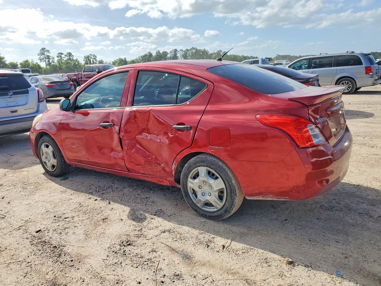 2014 Nissan Versa 1.6 S Plus Red vin: 3N1CN7APXEL866918