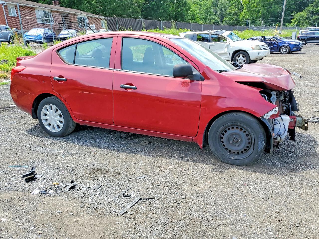2014 Nissan Versa 1.6 S Plus Red vin: 3N1CN7APXEL874775