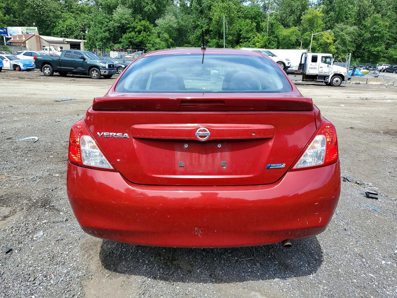 2014 Nissan Versa 1.6 S Plus Red vin: 3N1CN7APXEL874775