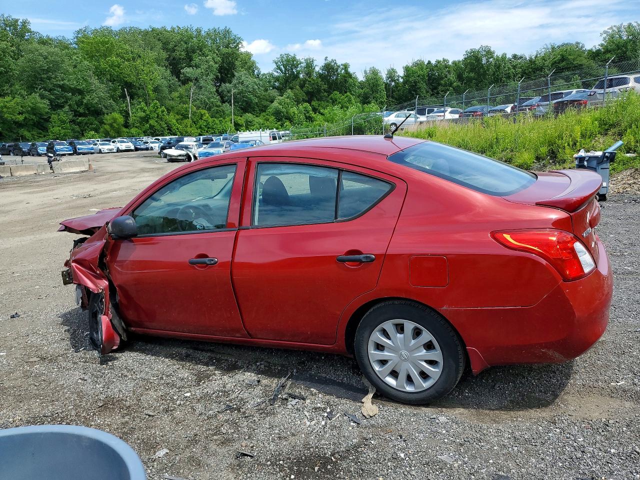 2014 Nissan Versa 1.6 S Plus Red vin: 3N1CN7APXEL874775