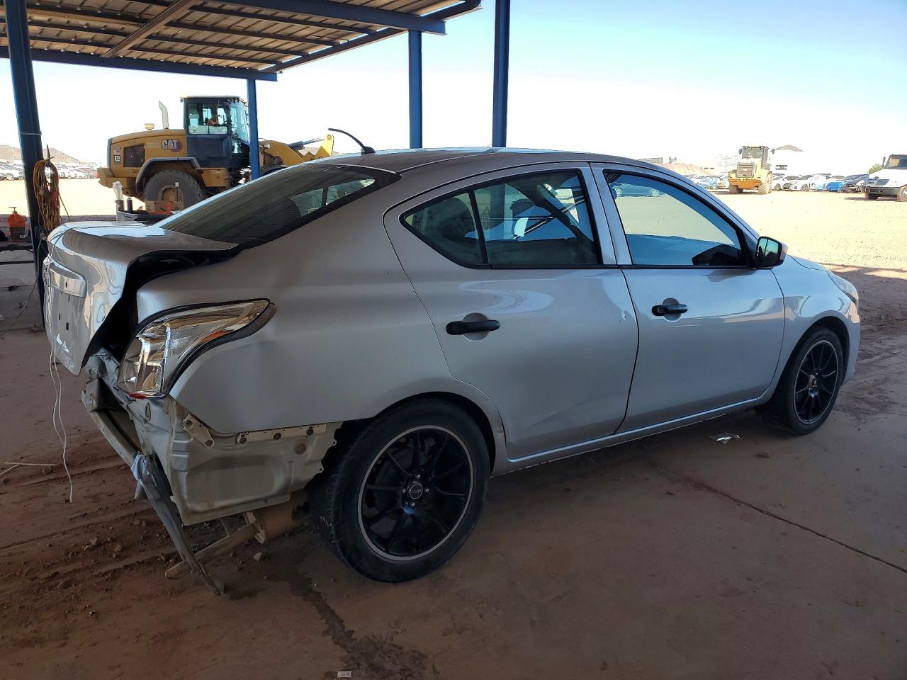 2015 Nissan Versa 1.6 S Silver vin: 3N1CN7APXFL830289