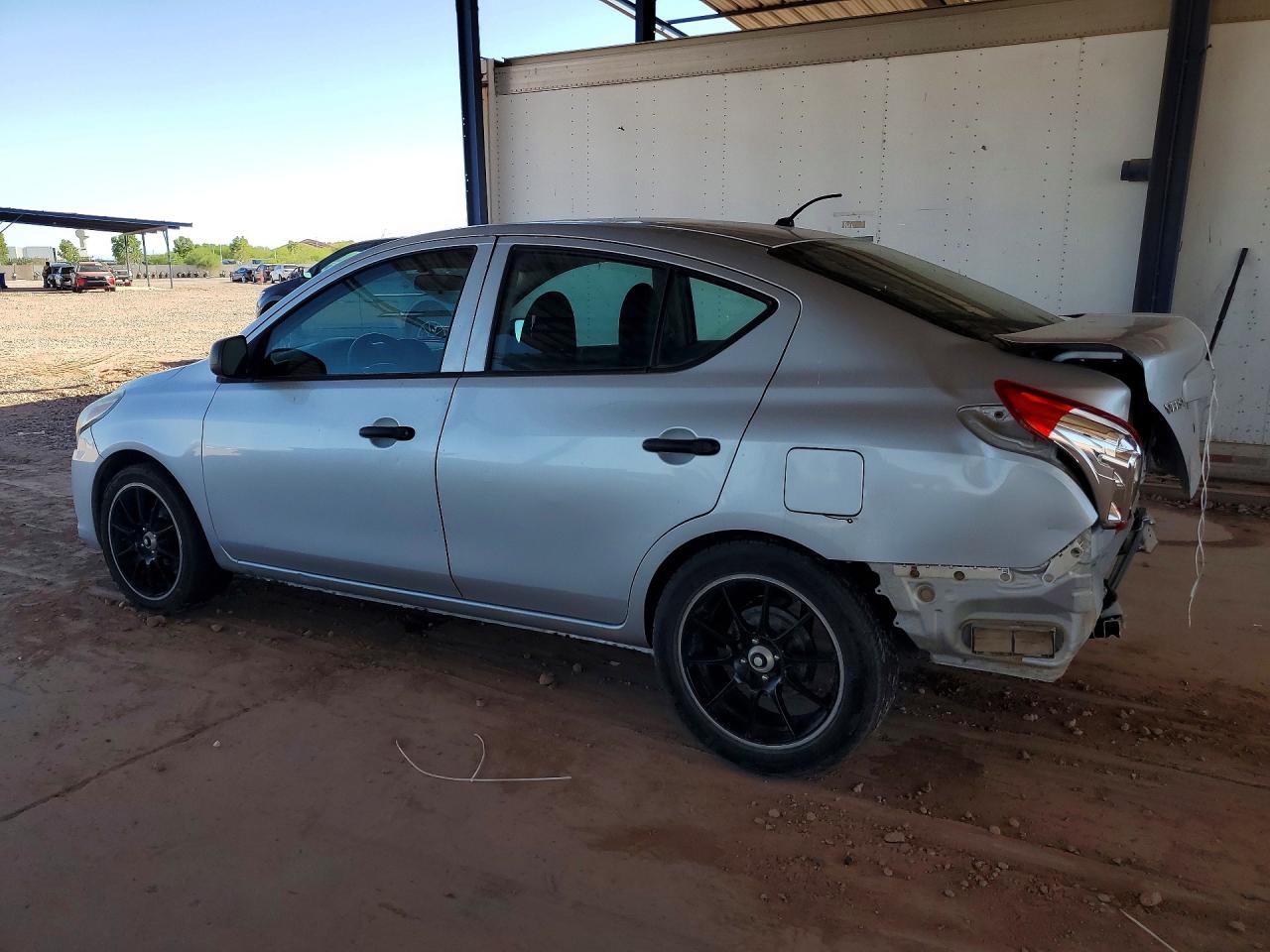 2015 Nissan Versa 1.6 S Silver vin: 3N1CN7APXFL830289