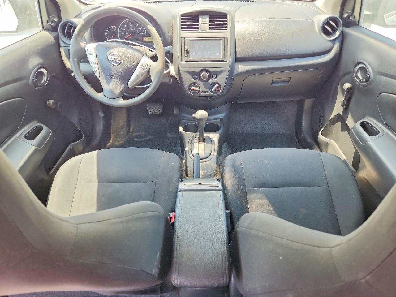 2015 Nissan Versa 1.6 S Plus Silver vin: 3N1CN7APXFL833824