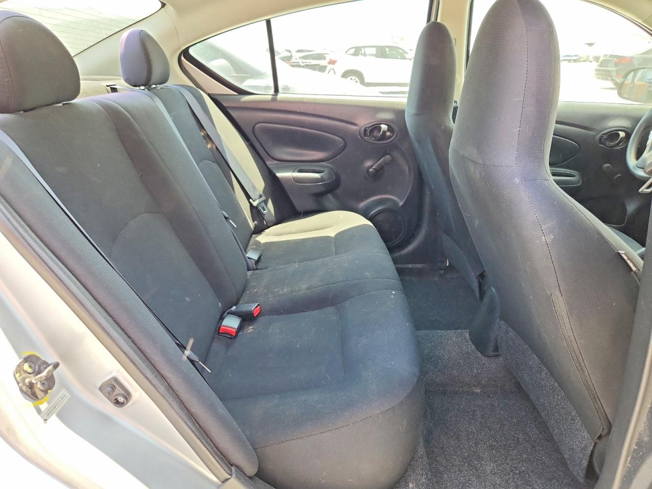 2015 Nissan Versa 1.6 S Plus Silver vin: 3N1CN7APXFL833824