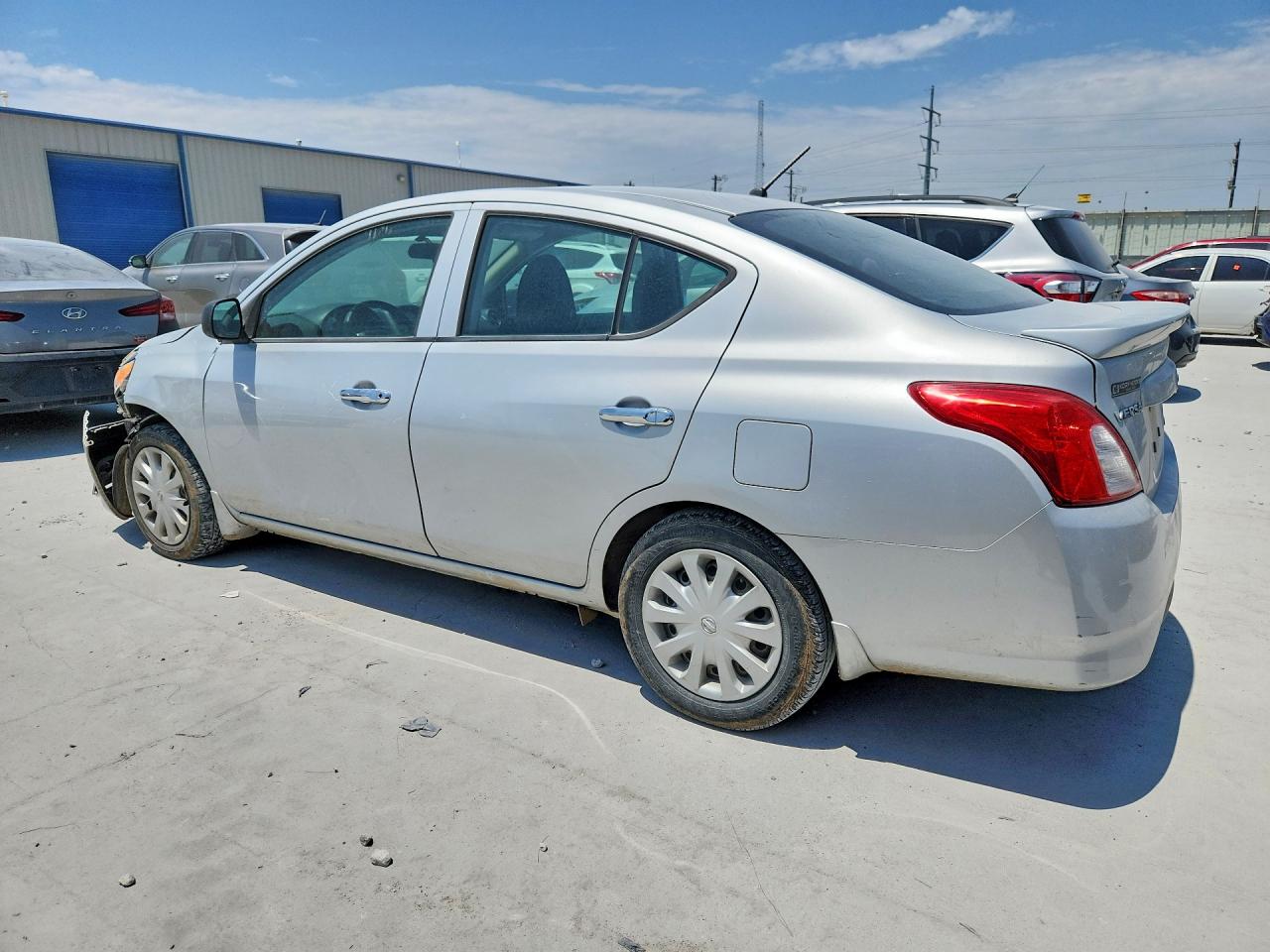 2015 Nissan Versa 1.6 S Plus Silver vin: 3N1CN7APXFL833824