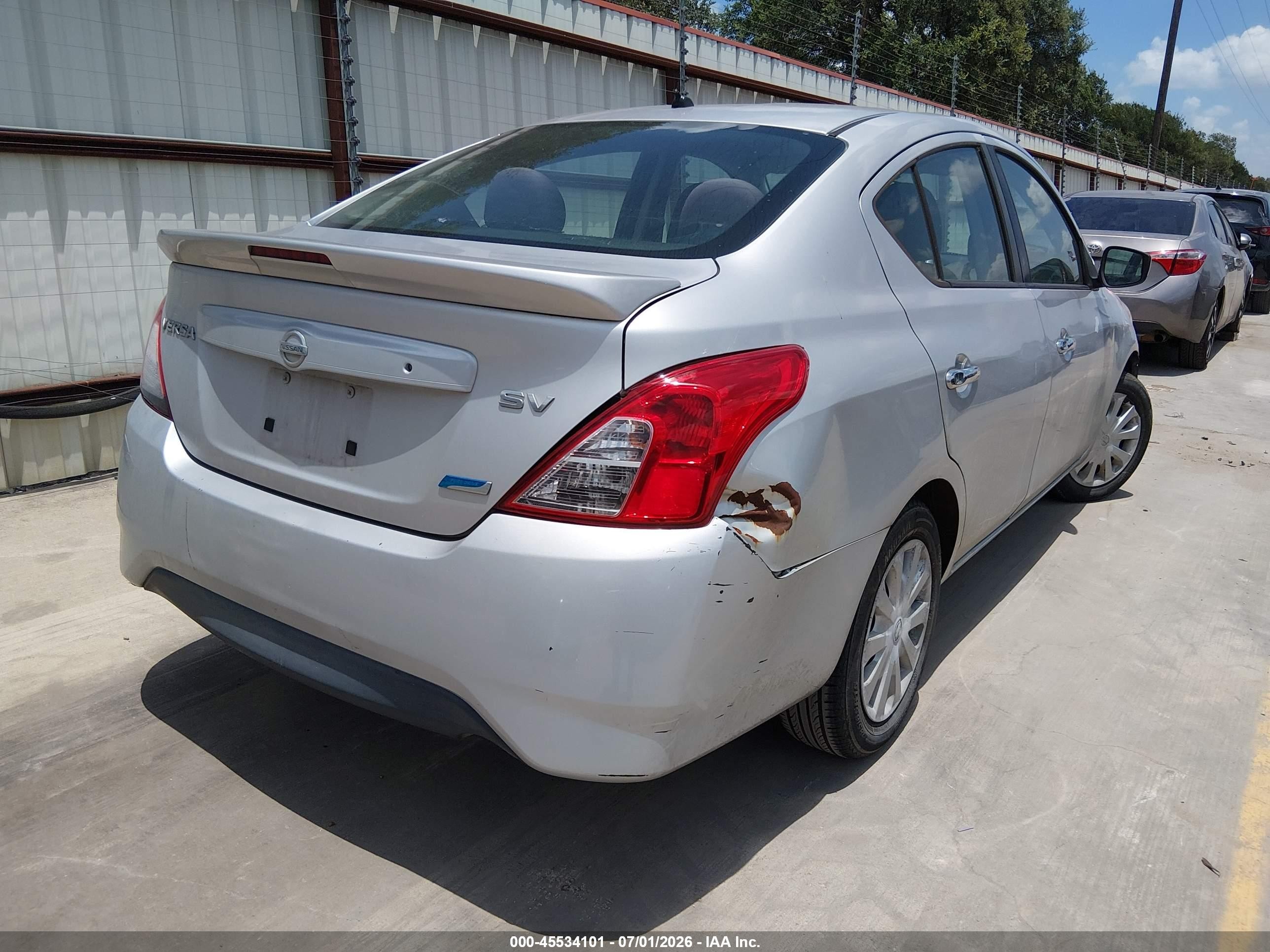 2015 Nissan Versa 1.6 S/1.6 S+/1.6 Sl/1.6 Sv Silver vin: 3N1CN7APXFL851417
