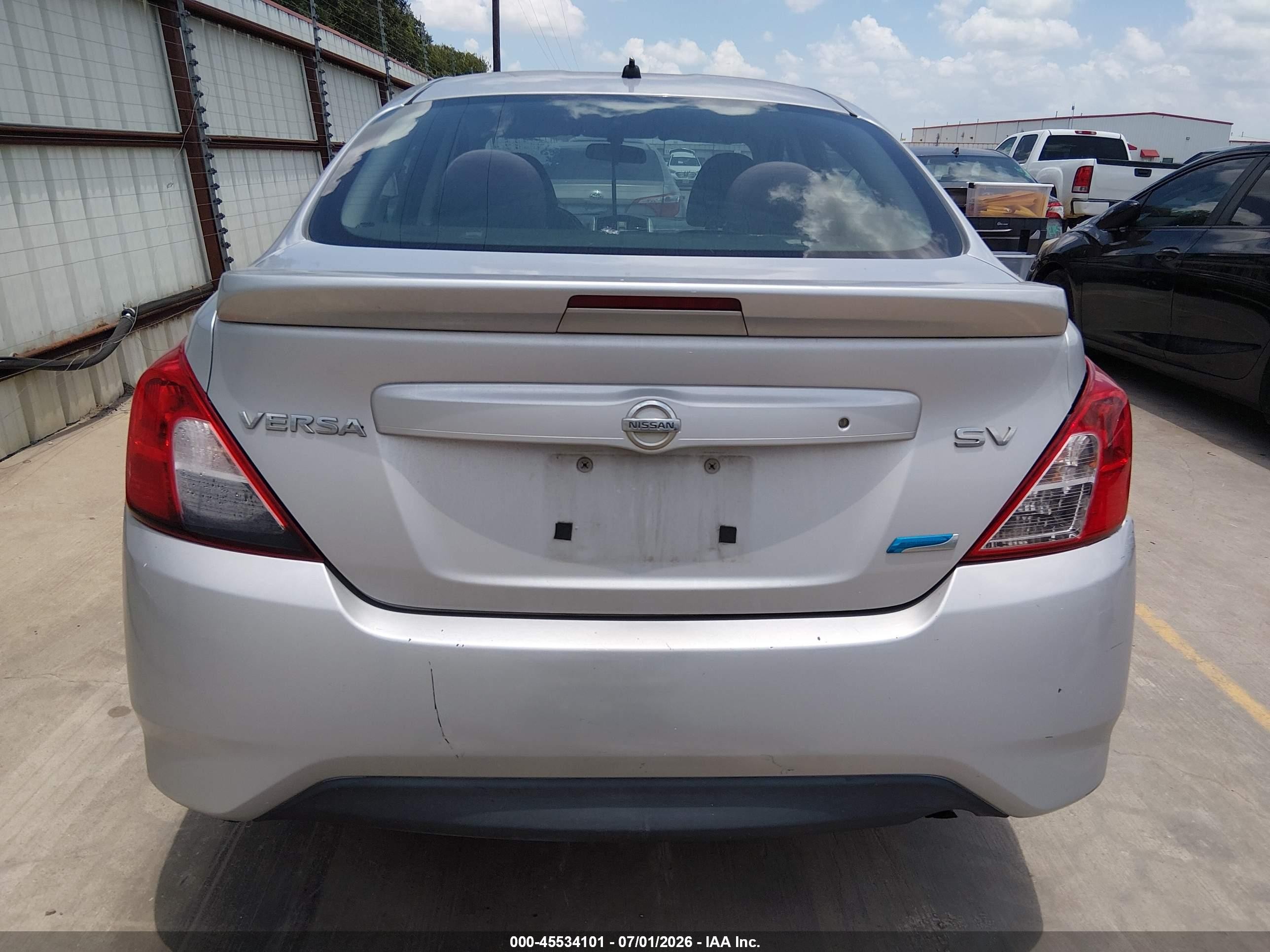2015 Nissan Versa 1.6 S/1.6 S+/1.6 Sl/1.6 Sv Silver vin: 3N1CN7APXFL851417