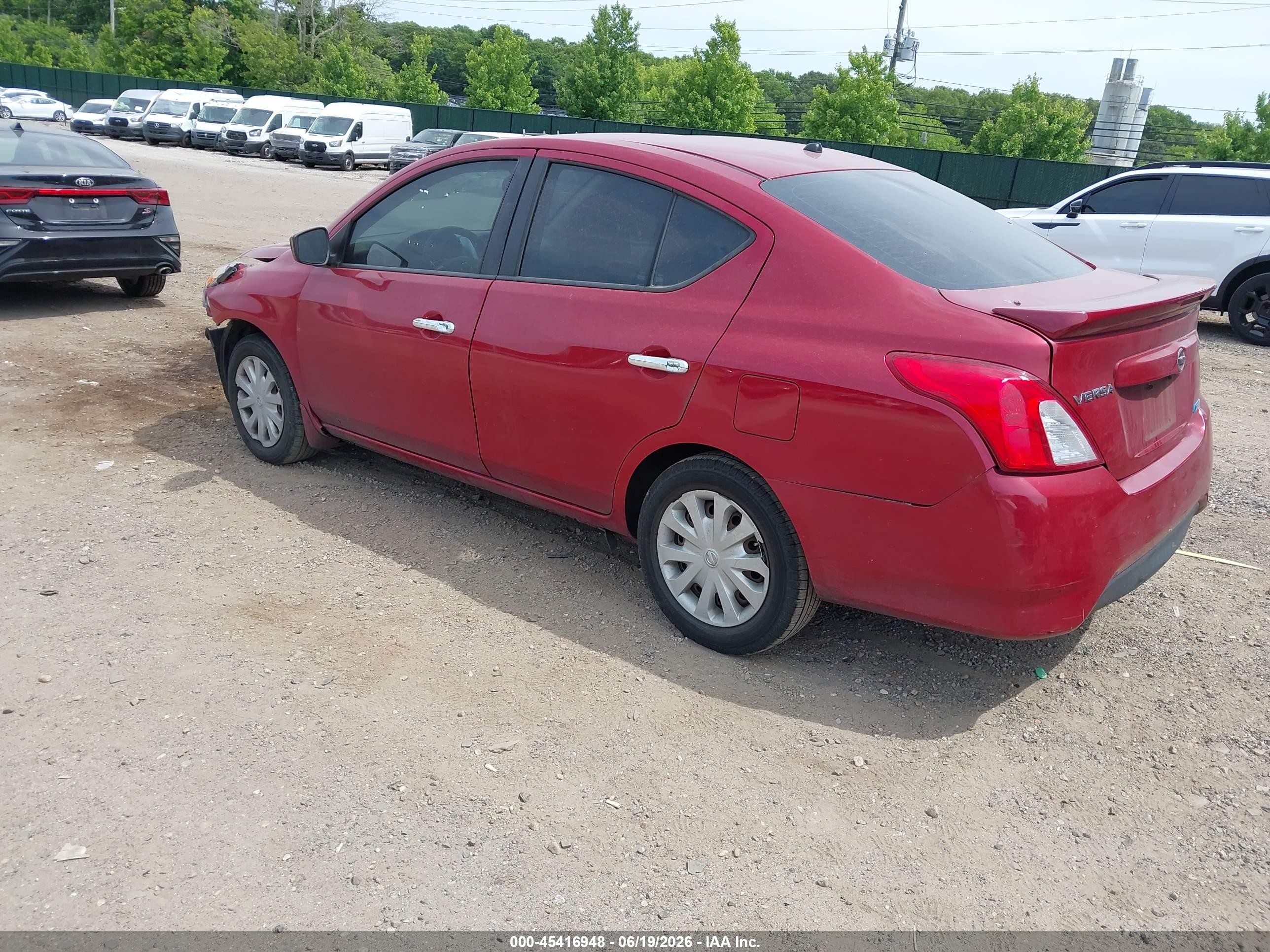 2015 Nissan Versa 1.6 Sv Red vin: 3N1CN7APXFL852230