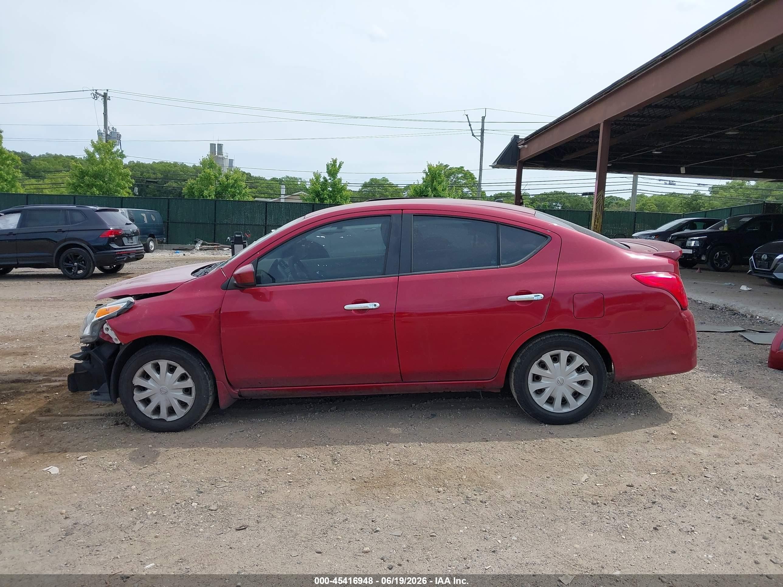 2015 Nissan Versa 1.6 Sv Red vin: 3N1CN7APXFL852230