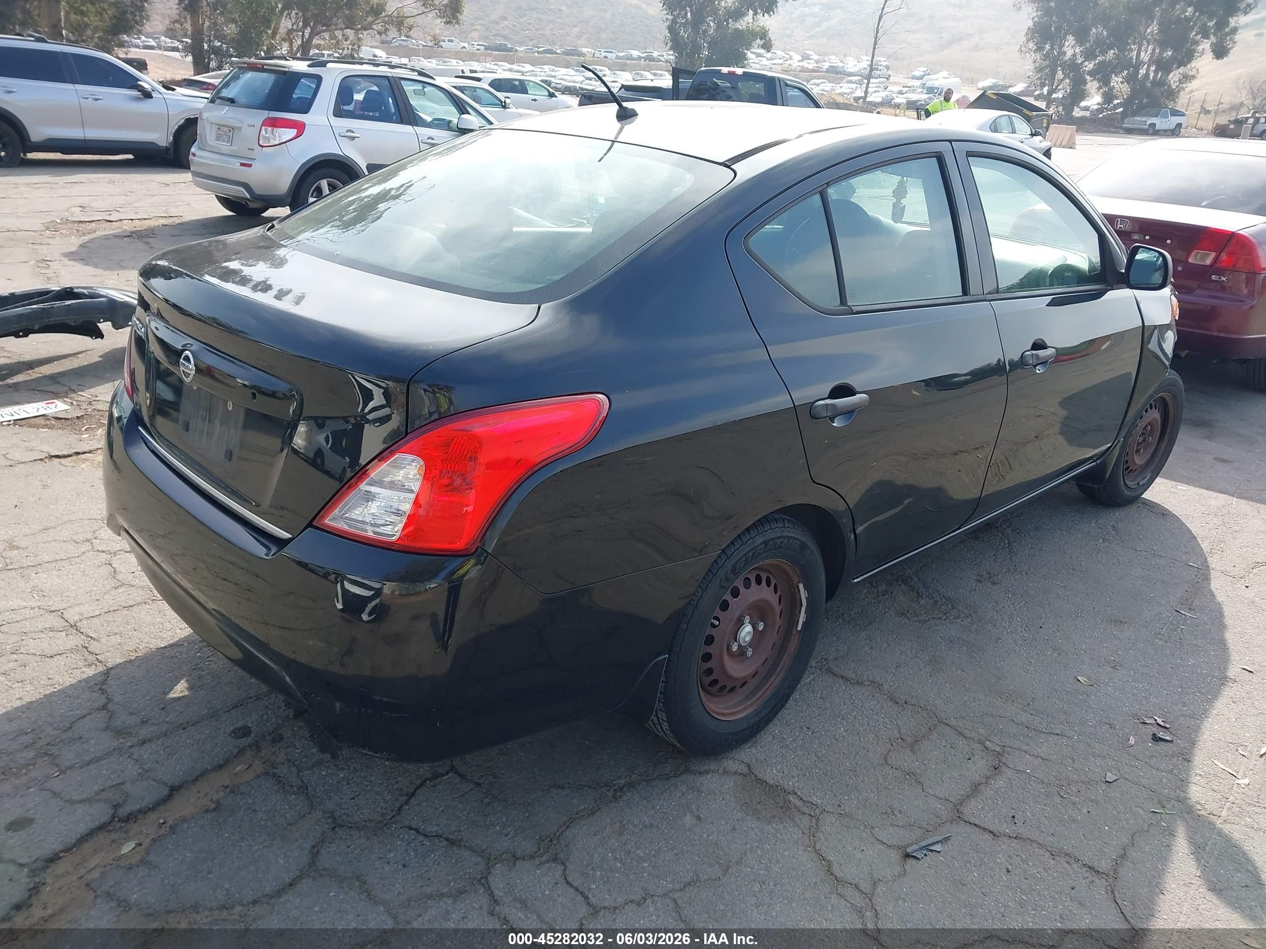2015 Nissan Versa 1.6 S Black vin: 3N1CN7APXFL876124