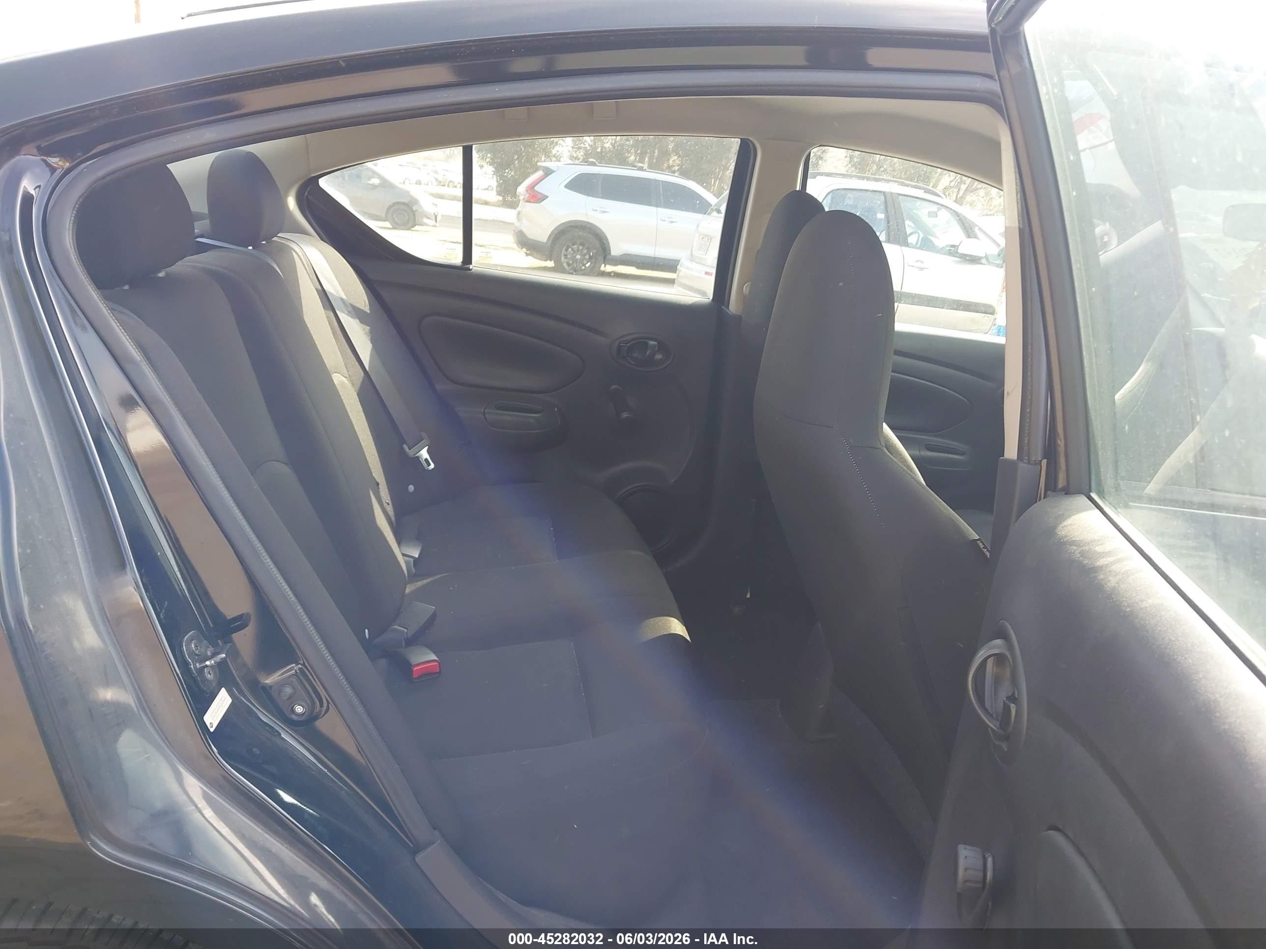 2015 Nissan Versa 1.6 S Black vin: 3N1CN7APXFL876124