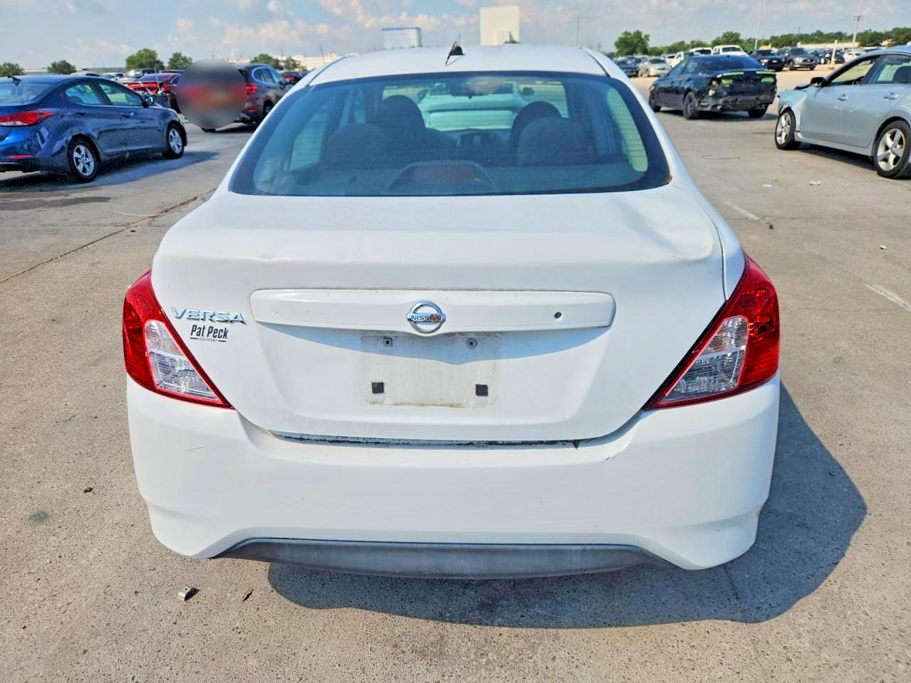 2015 Nissan Versa 1.6 S White vin: 3N1CN7APXFL882618