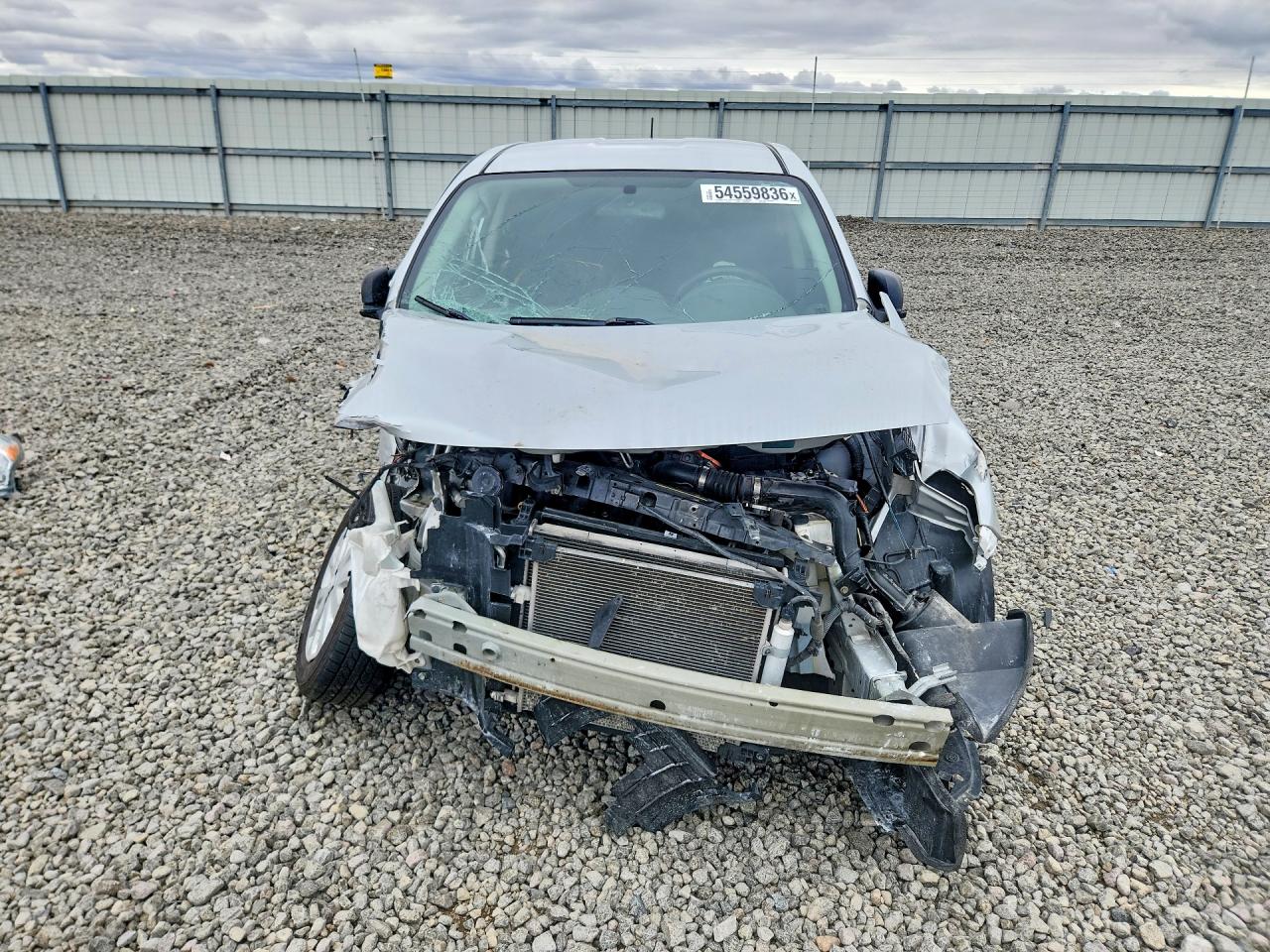 2015 Nissan Versa 1.6 S Plus Silver vin: 3N1CN7APXFL924317