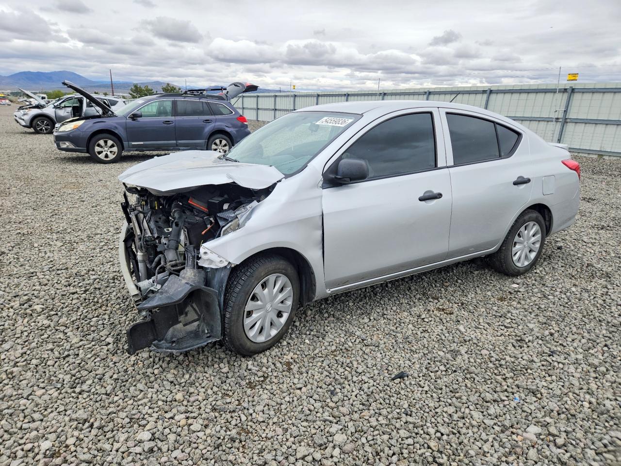 2015 Nissan Versa 1.6 S Plus Silver vin: 3N1CN7APXFL924317
