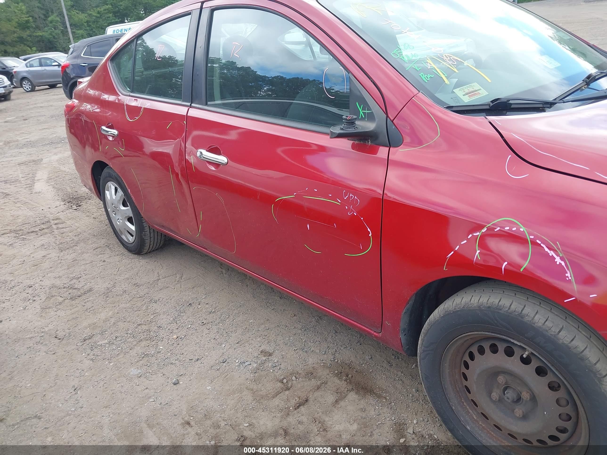 2015 Nissan Versa 1.6 Sv Red vin: 3N1CN7APXFL925063