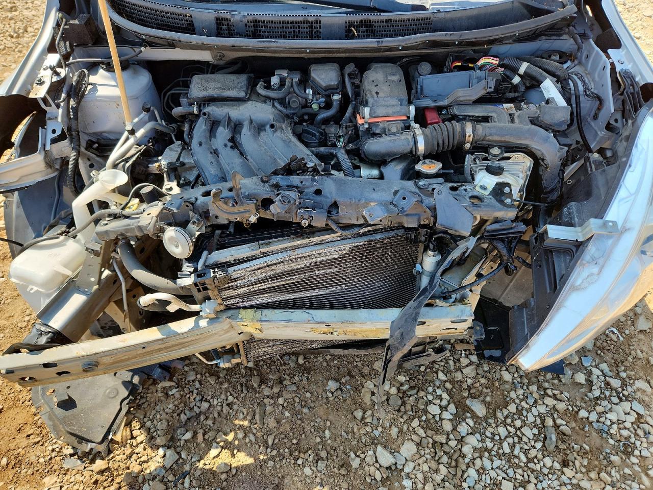 2017 Nissan Versa 1.6 Sv Серебряный vin: 3N1CN7APXHK413831