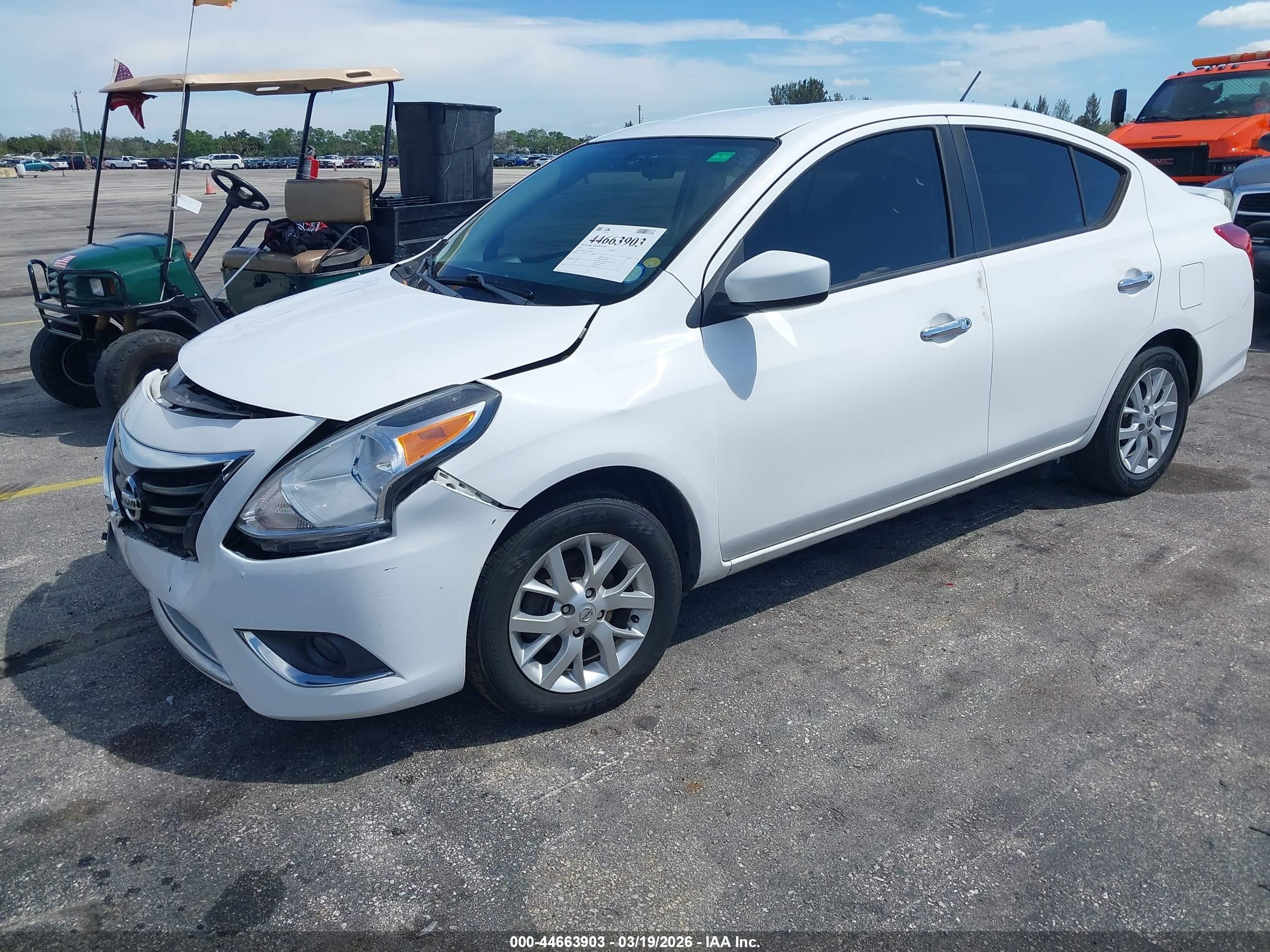 2018 Nissan Versa 1.6 Sv White vin: 3N1CN7APXJL837073