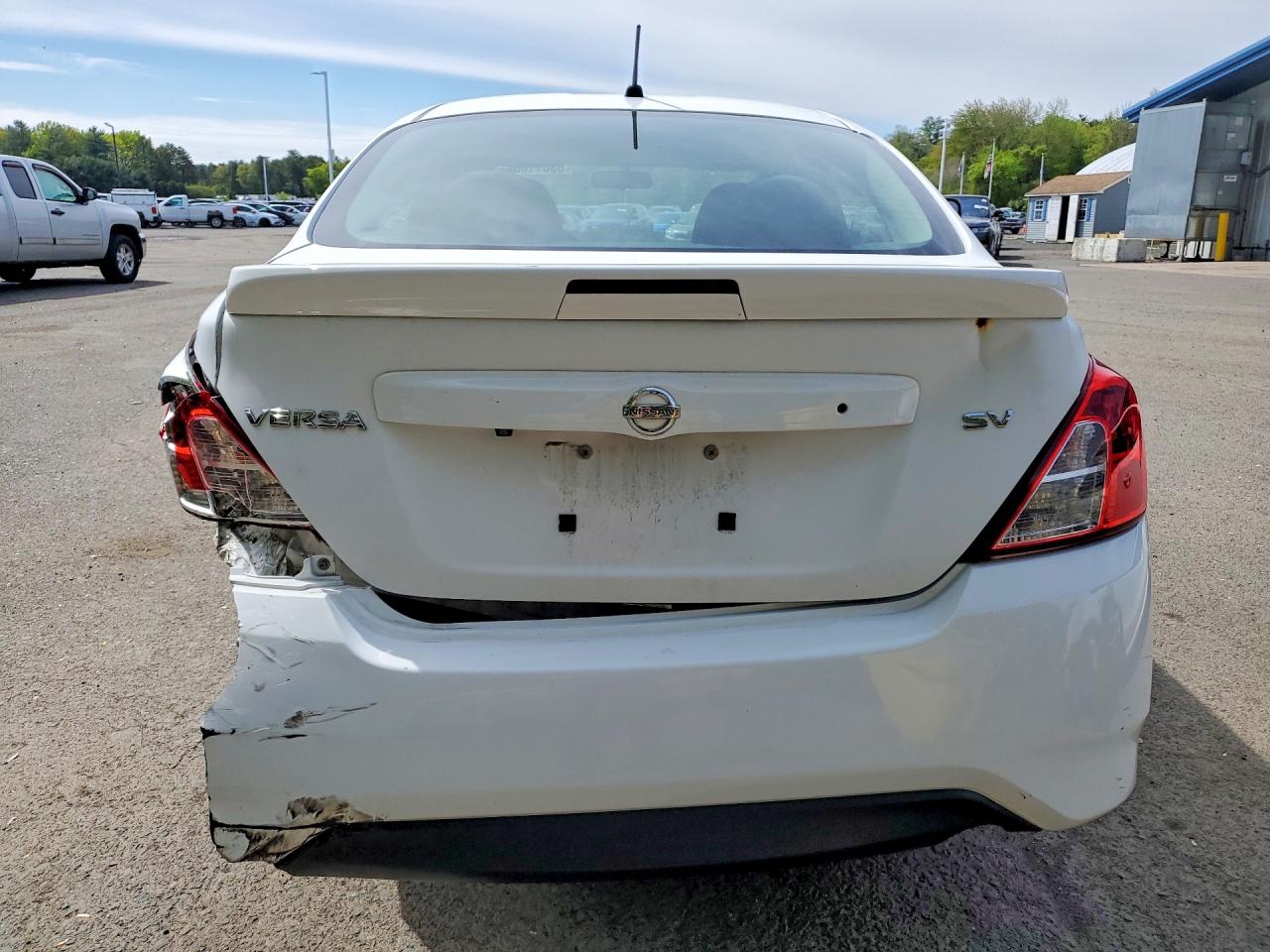 2019 Nissan Versa Sv White vin: 3N1CN7APXKL831694