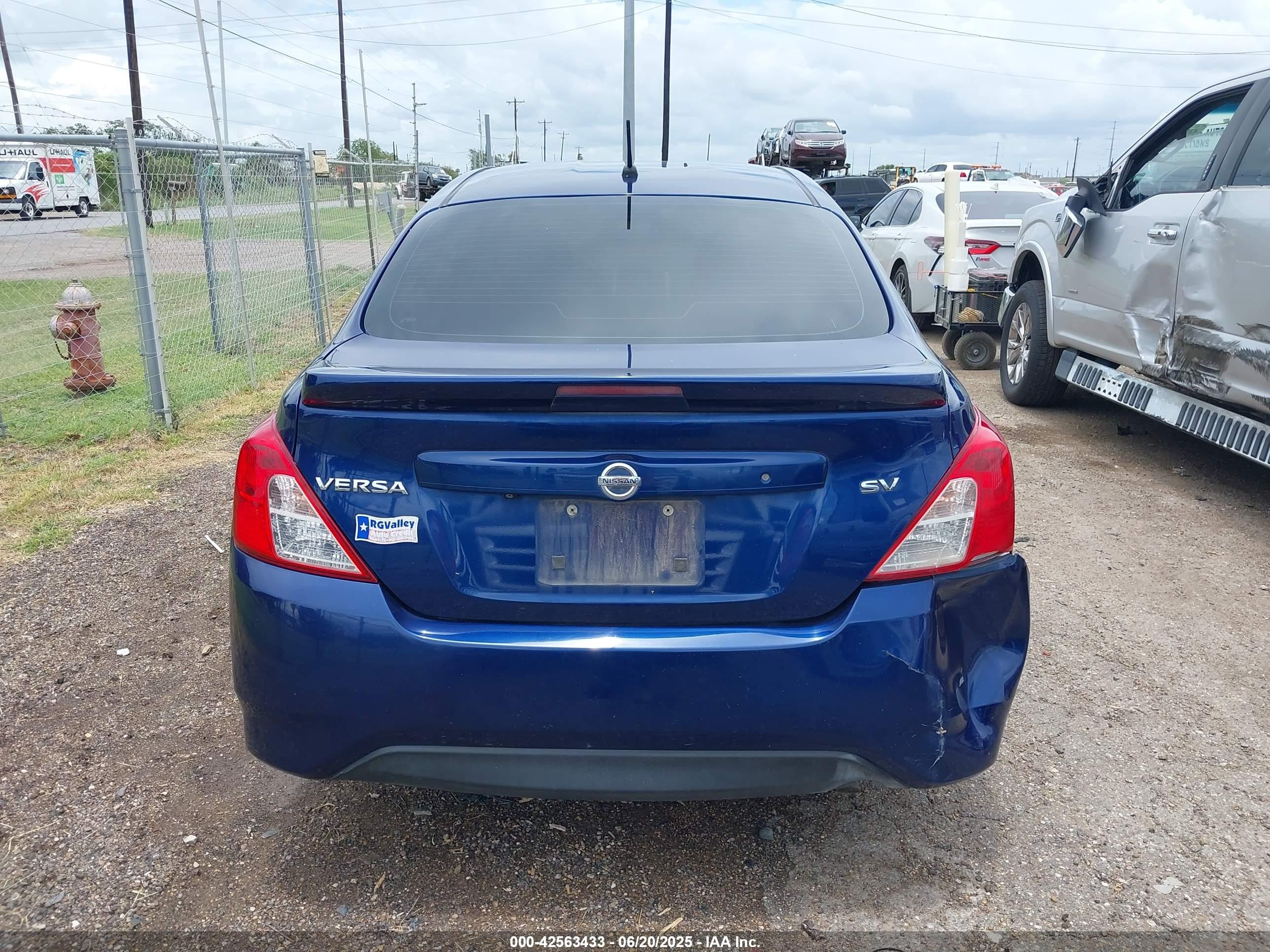 2019 Nissan Versa 1.6 Sv Blue vin: 3N1CN7APXKL851668