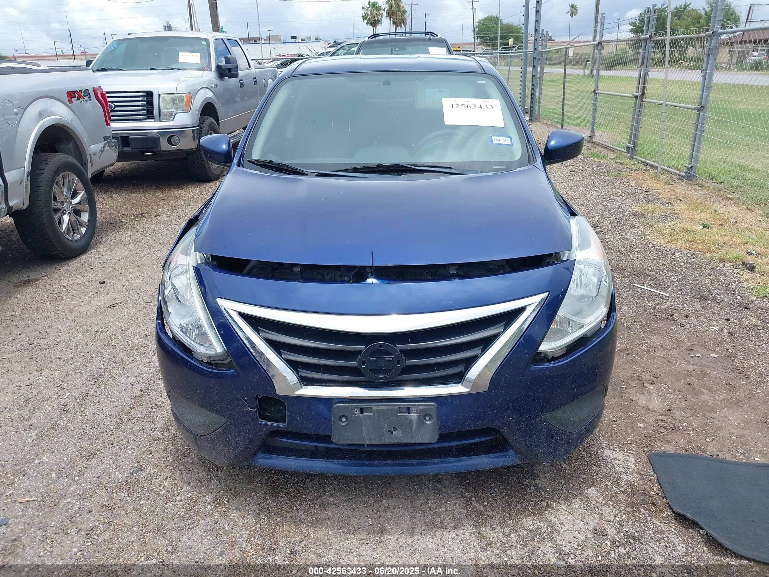 2019 Nissan Versa 1.6 Sv Blue vin: 3N1CN7APXKL851668
