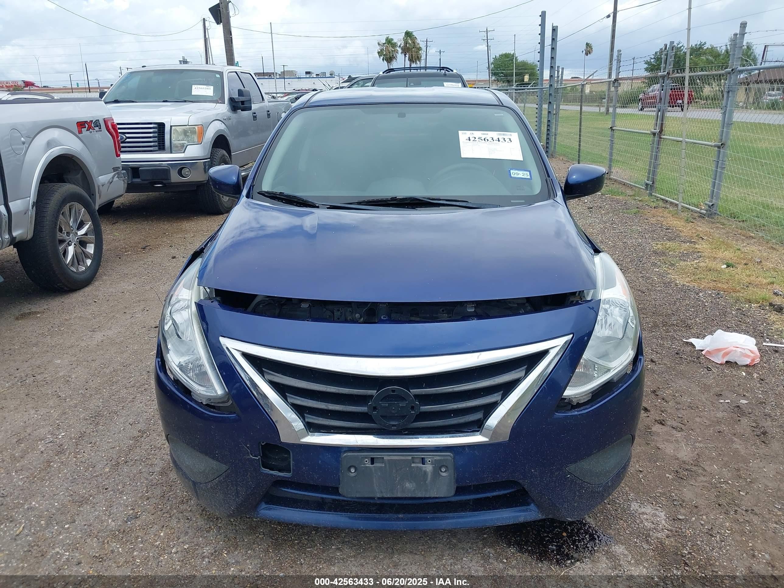 2019 Nissan Versa 1.6 Sv Blue vin: 3N1CN7APXKL851668