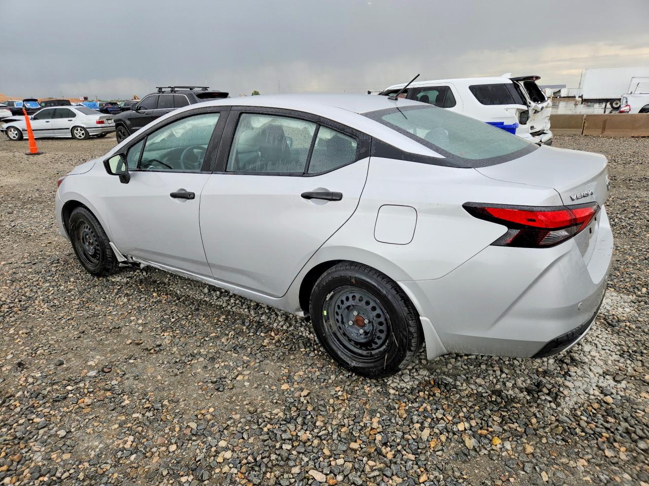 2020 Nissan Versa S Silver vin: 3N1CN8BVXLL915678