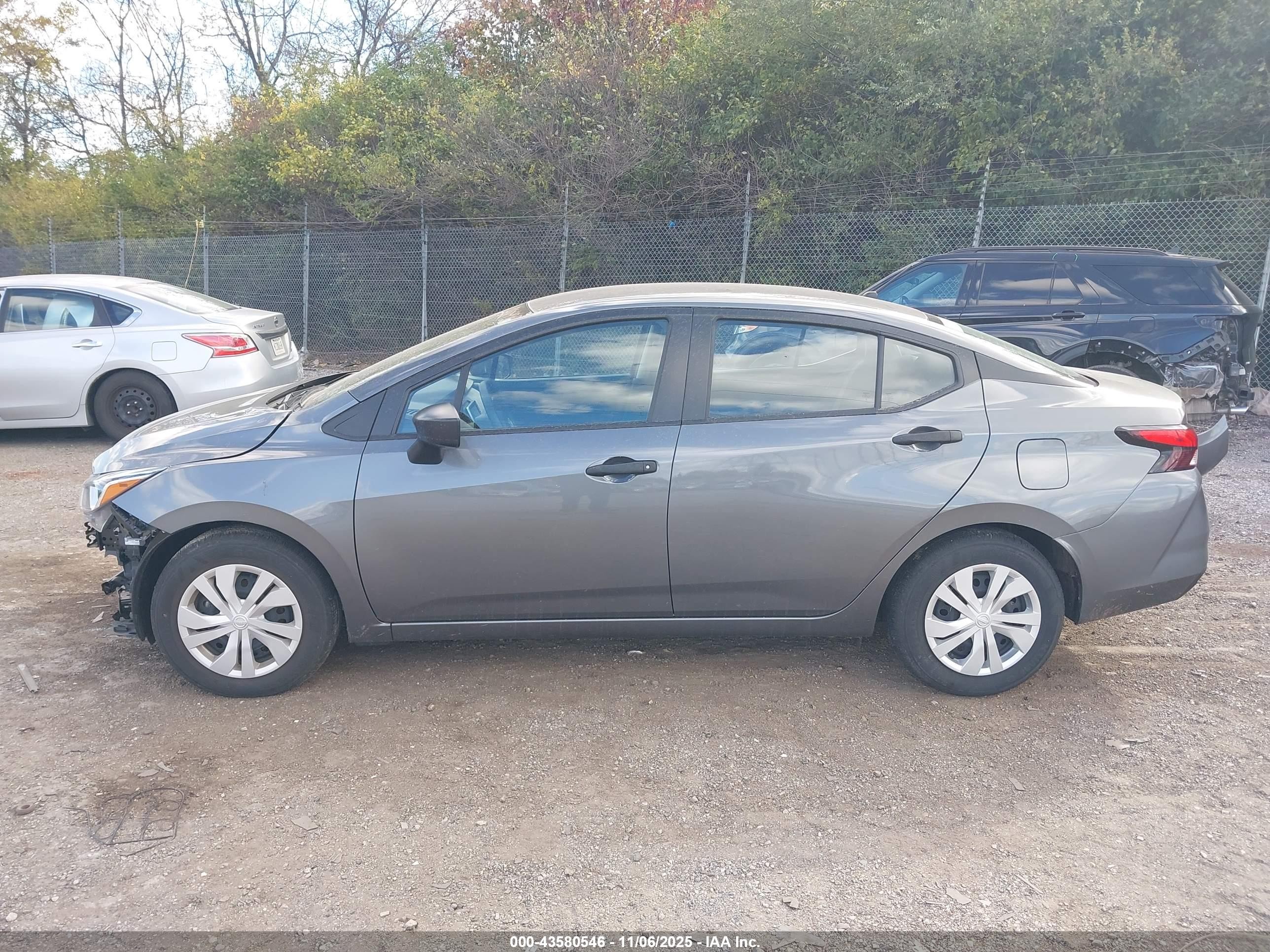 2024 Nissan Versa 1.6 S Серый vin: 3N1CN8DV0RL910429