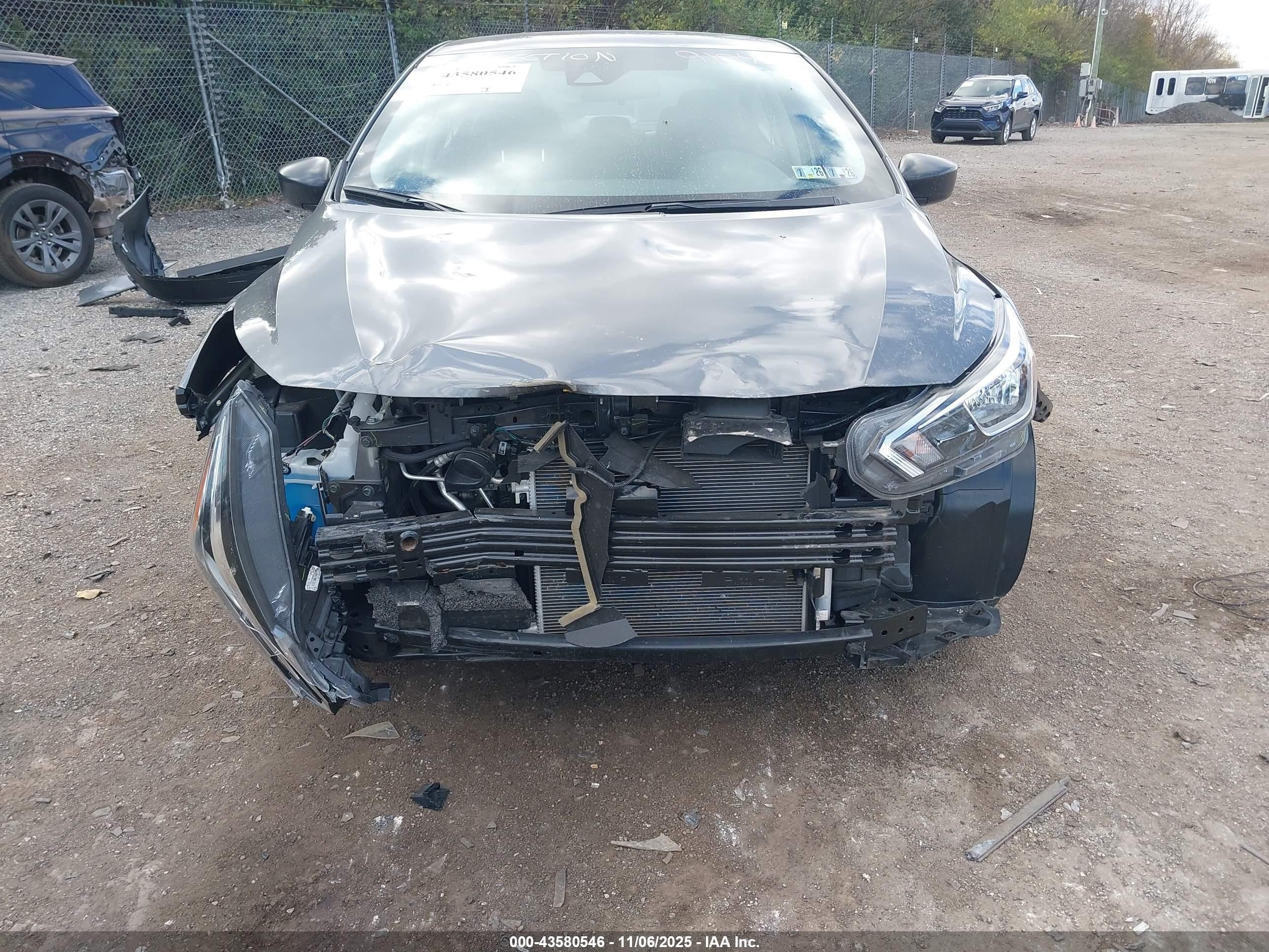 2024 Nissan Versa 1.6 S Серый vin: 3N1CN8DV0RL910429