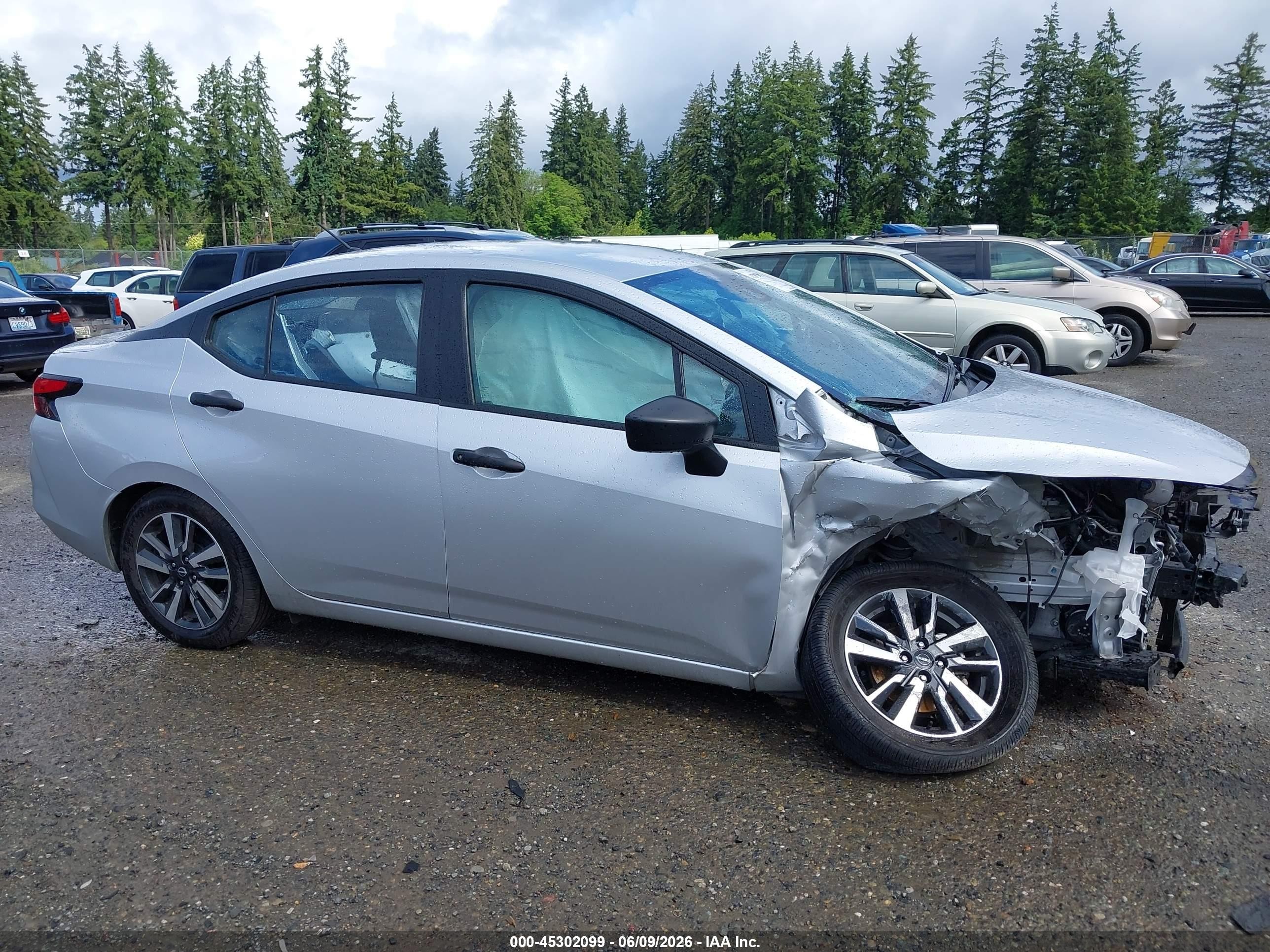 2024 Nissan Versa 1.6 S Silver vin: 3N1CN8DV0RL930650