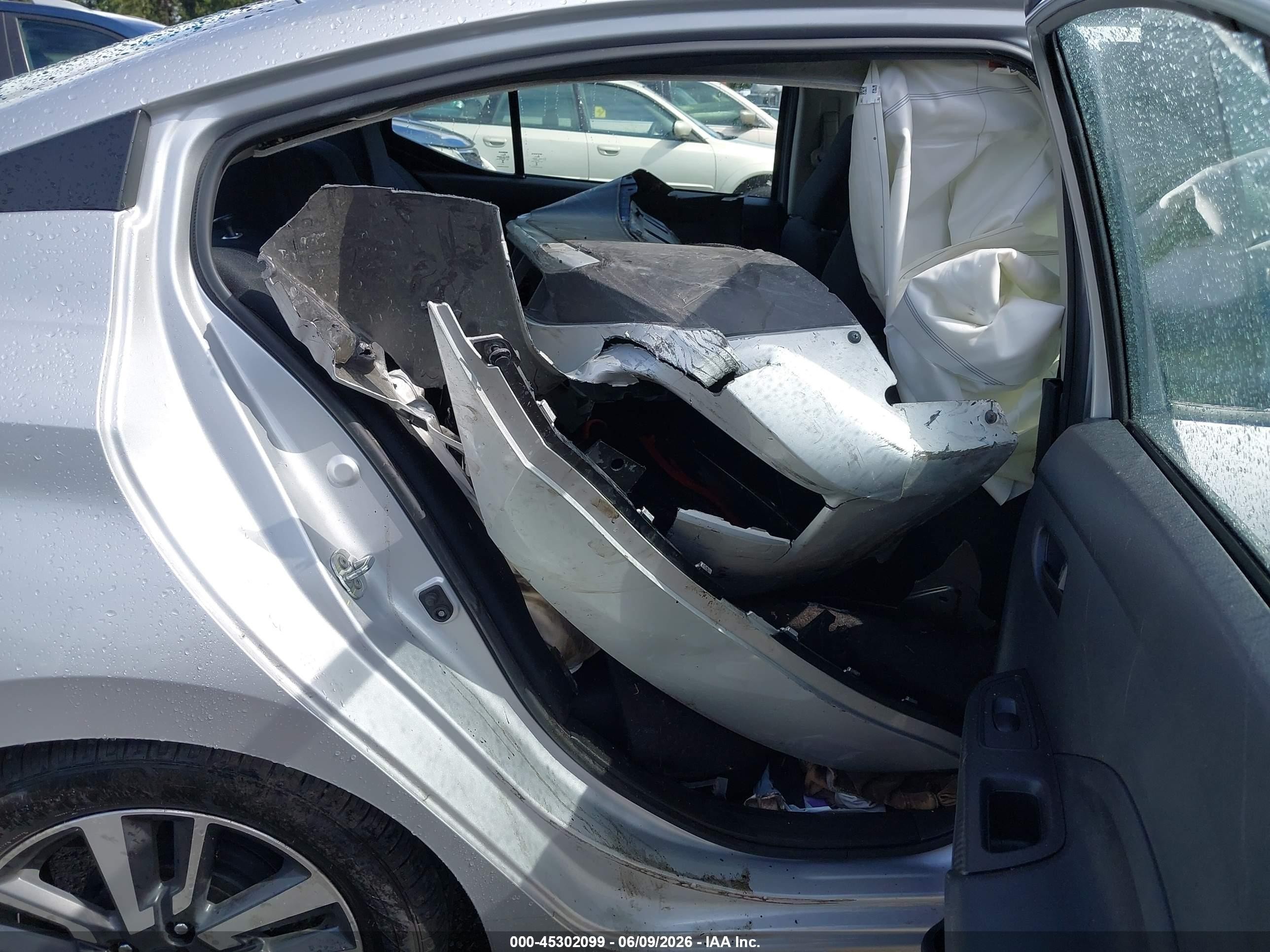 2024 Nissan Versa 1.6 S Silver vin: 3N1CN8DV0RL930650