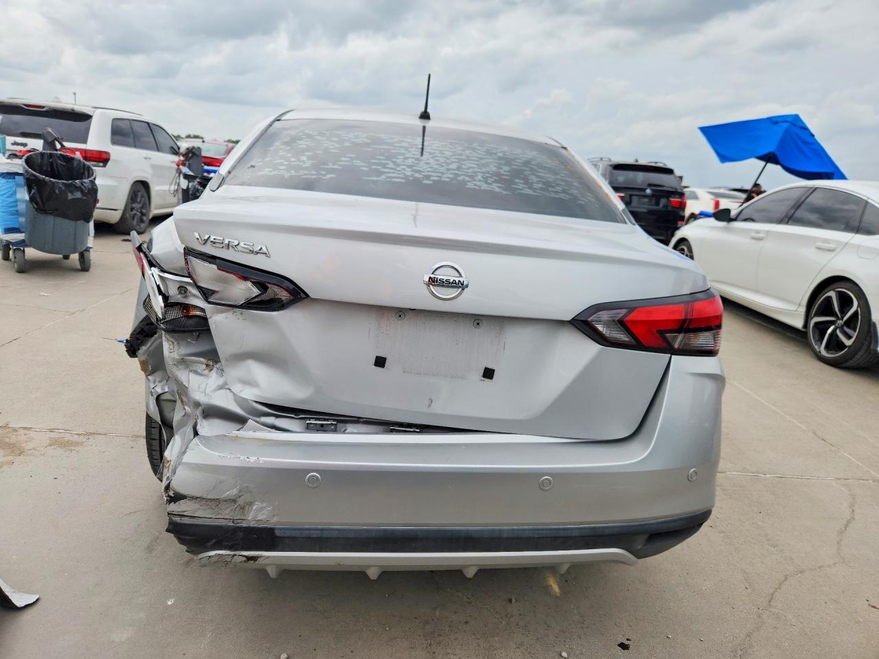 2020 Nissan Versa S Silver vin: 3N1CN8DV5LL901510