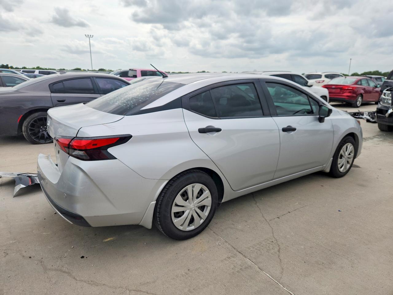 2020 Nissan Versa S Silver vin: 3N1CN8DV5LL901510