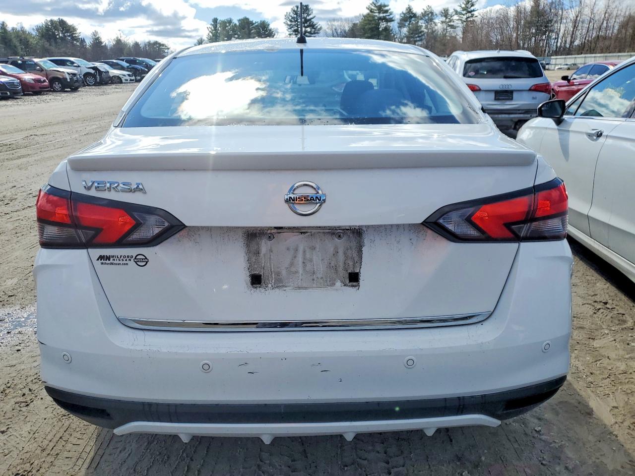 2020 Nissan Versa S White vin: 3N1CN8DV7LL800016