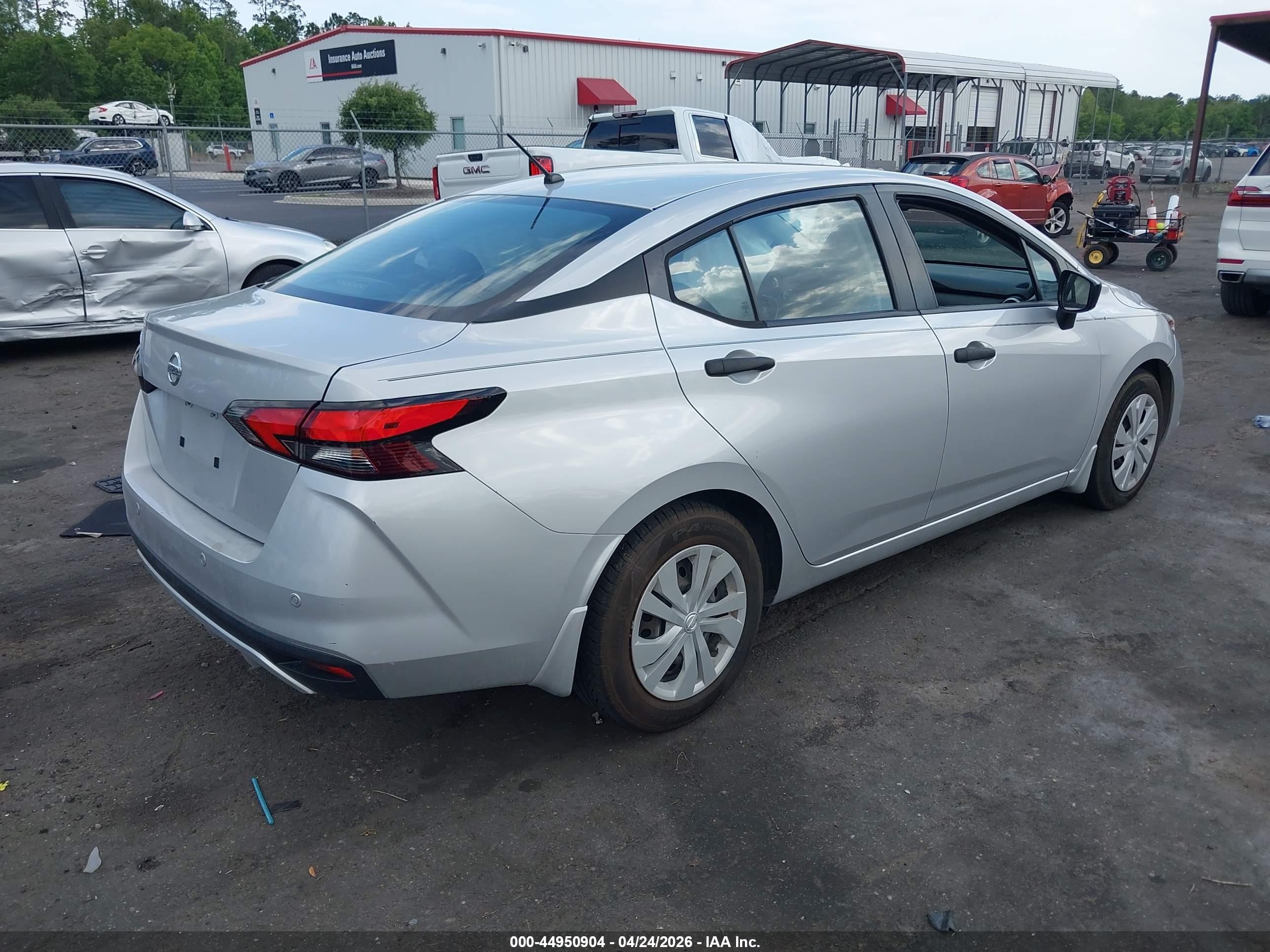 2020 Nissan Versa S Xtronic Cvt Серебряный vin: 3N1CN8DV7LL880854