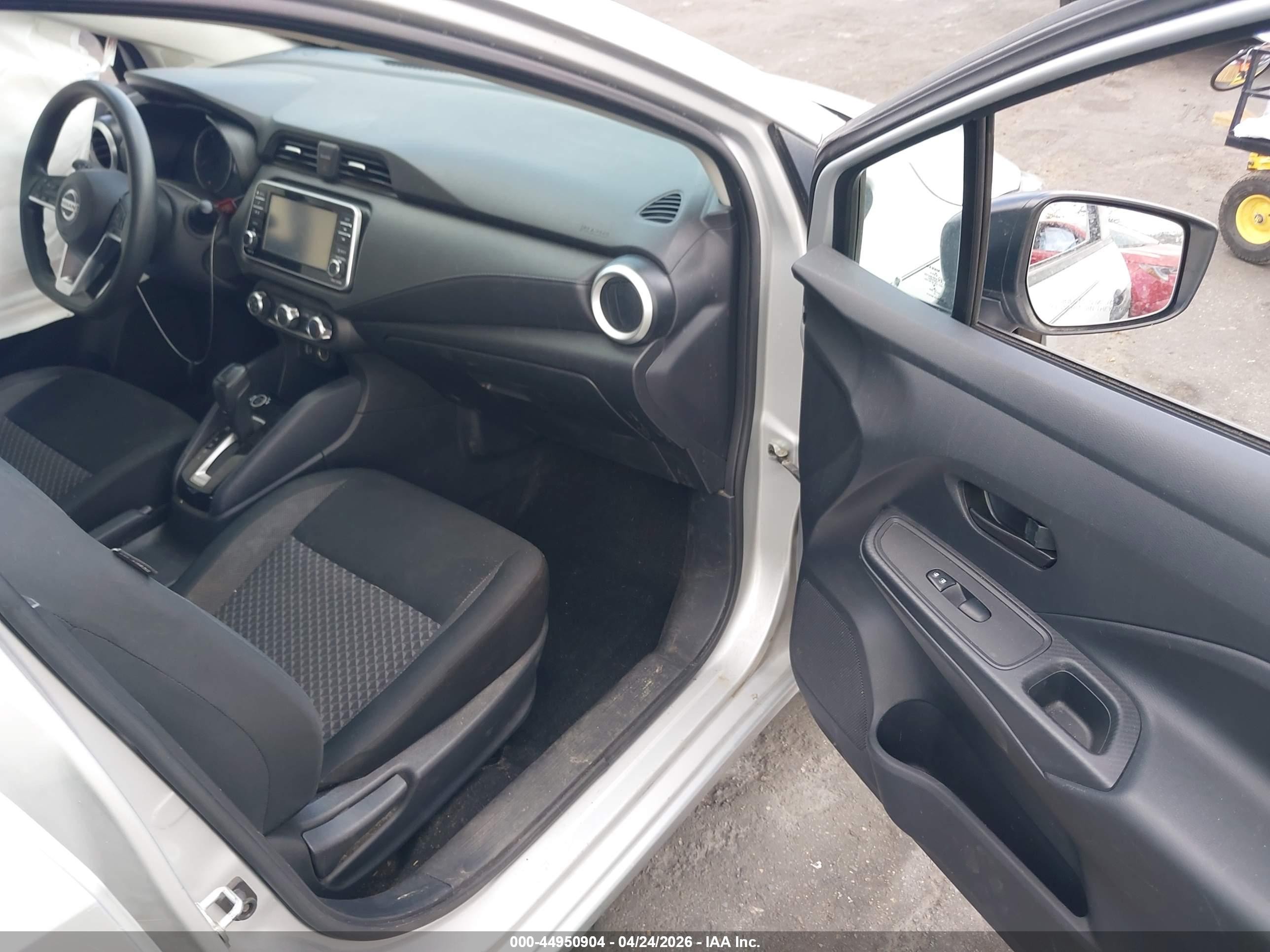 2020 Nissan Versa S Xtronic Cvt Серебряный vin: 3N1CN8DV7LL880854