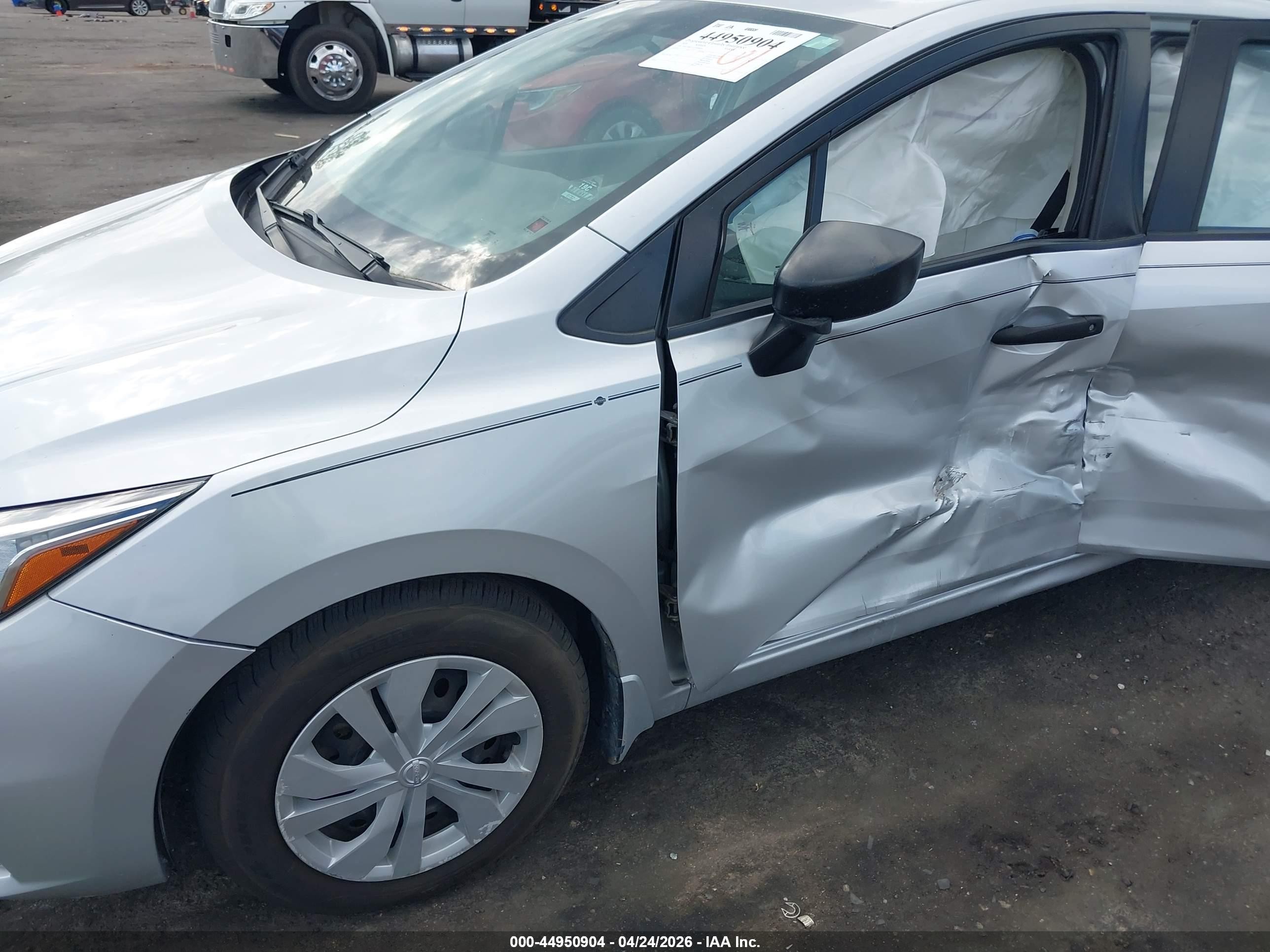 2020 Nissan Versa S Xtronic Cvt Серебряный vin: 3N1CN8DV7LL880854