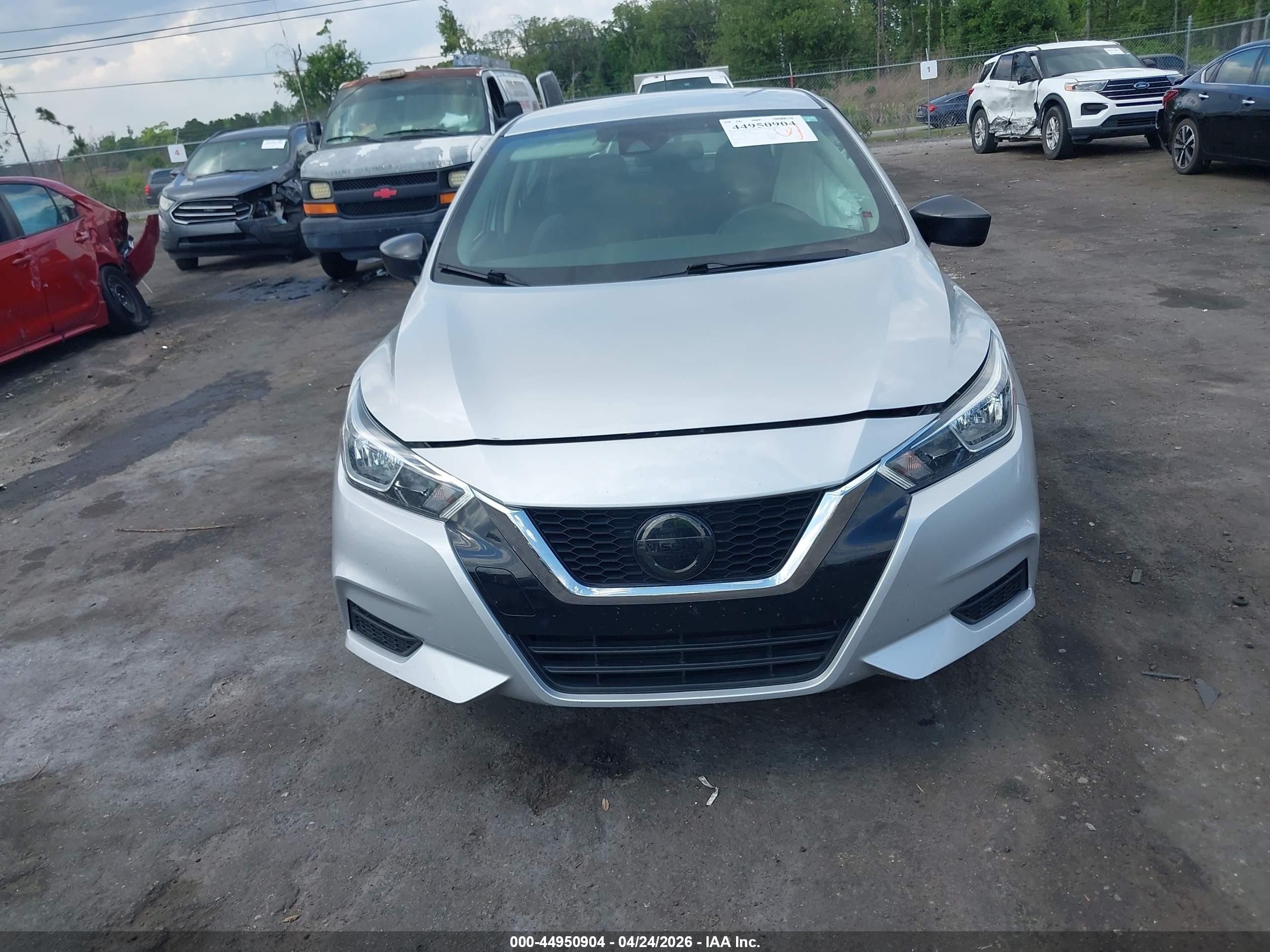 2020 Nissan Versa S Xtronic Cvt Серебряный vin: 3N1CN8DV7LL880854