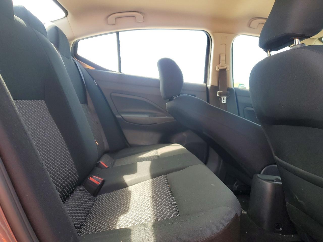 2024 Nissan Versa S Угольный vin: 3N1CN8DV9RL920327