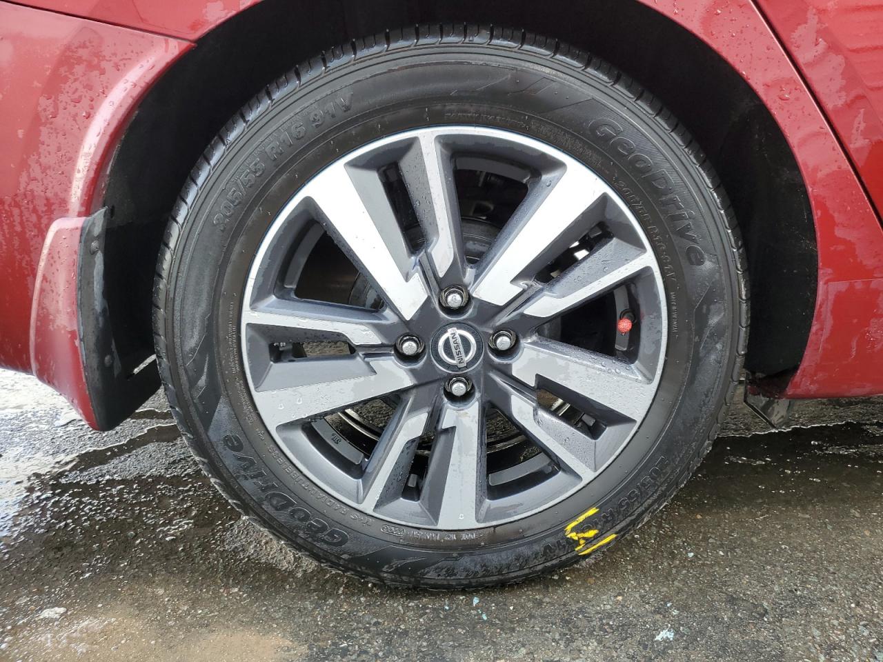 2020 Nissan Versa Sv Red vin: 3N1CN8EV0LL886655 Damage: Right Rear Tire, Worn, Replacement Required