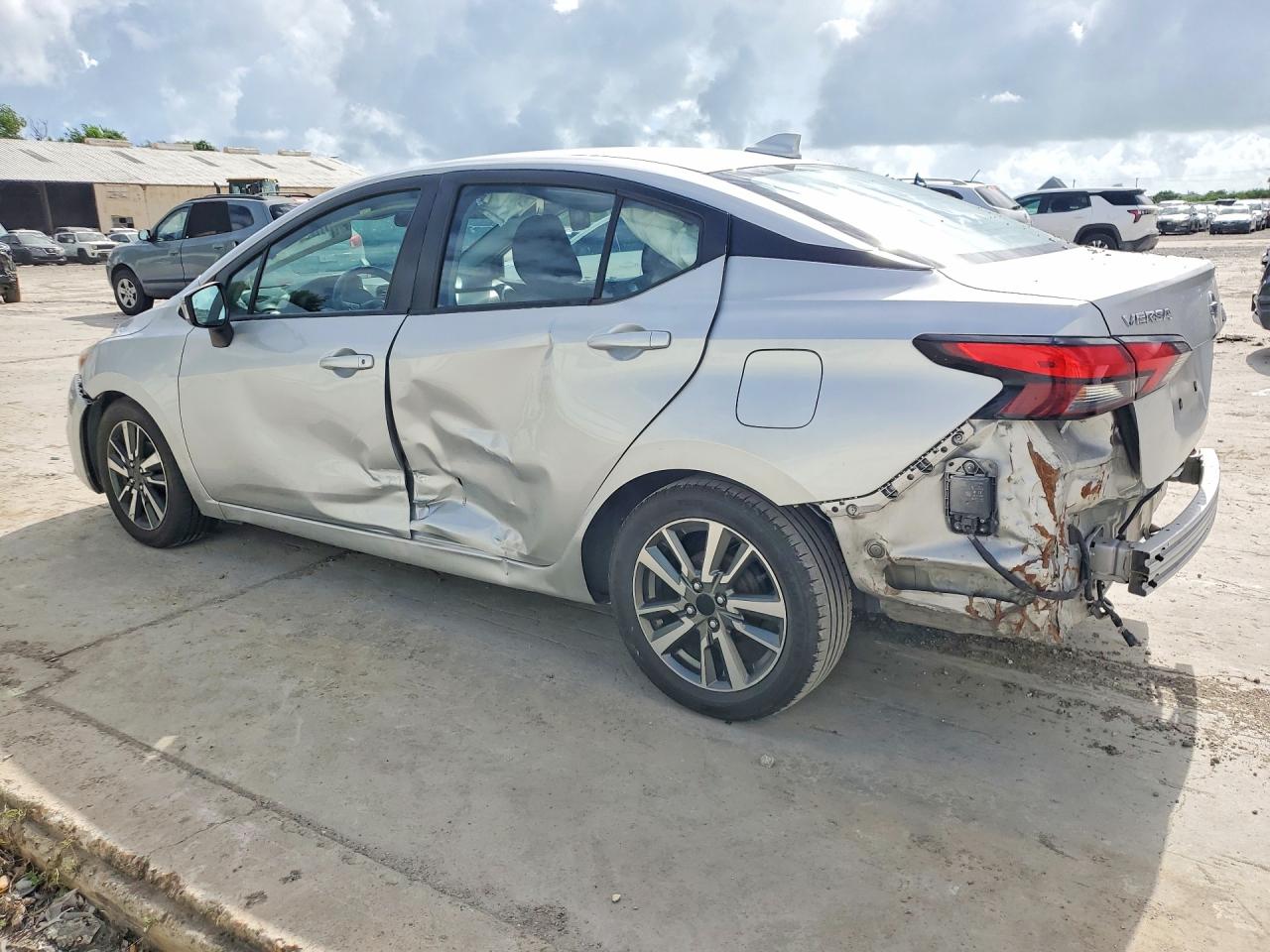 2021 Nissan Versa Sv Silver vin: 3N1CN8EV0ML826618