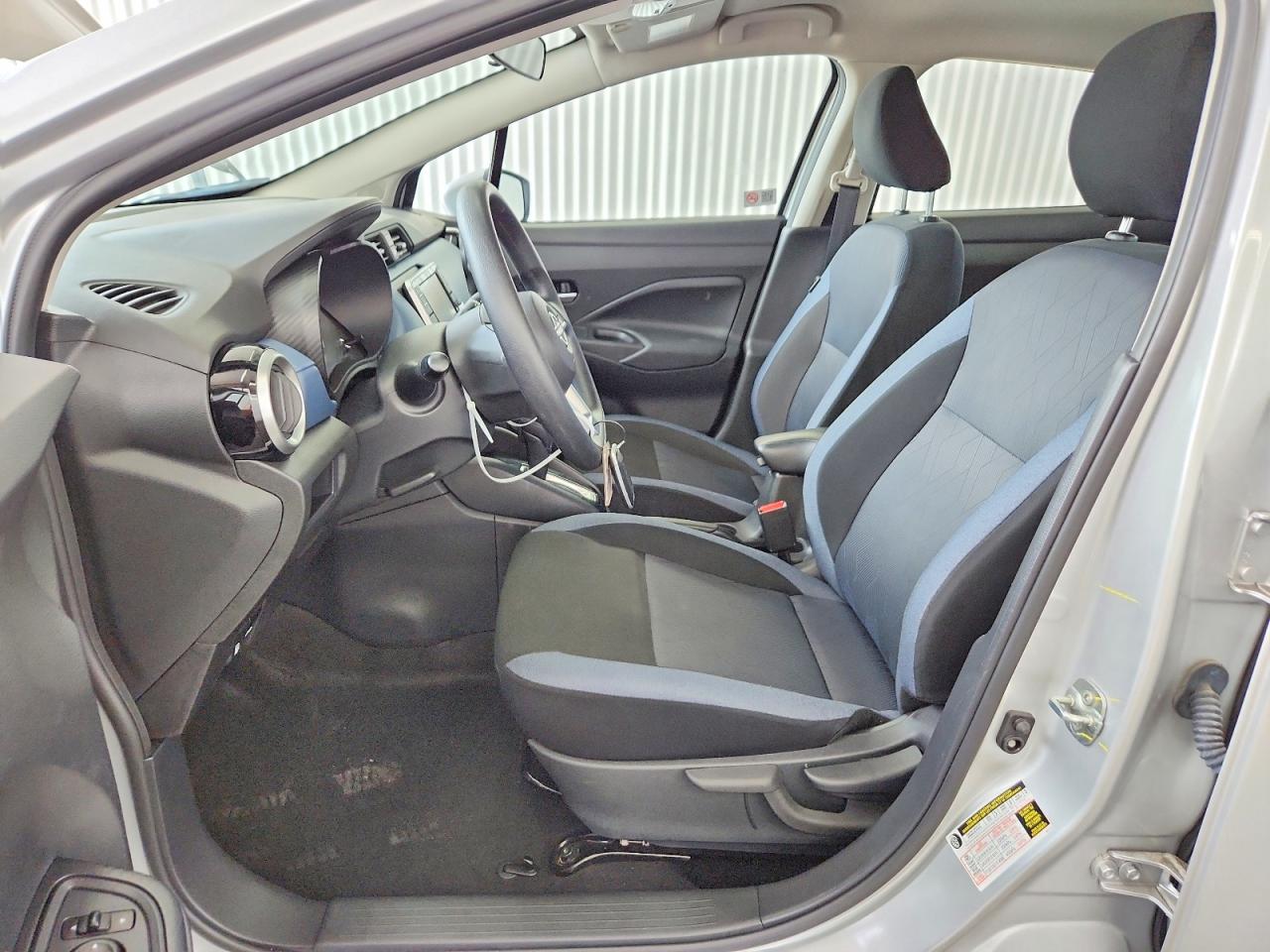 2025 Nissan Versa Sv Silver vin: 3N1CN8EV0SL857042