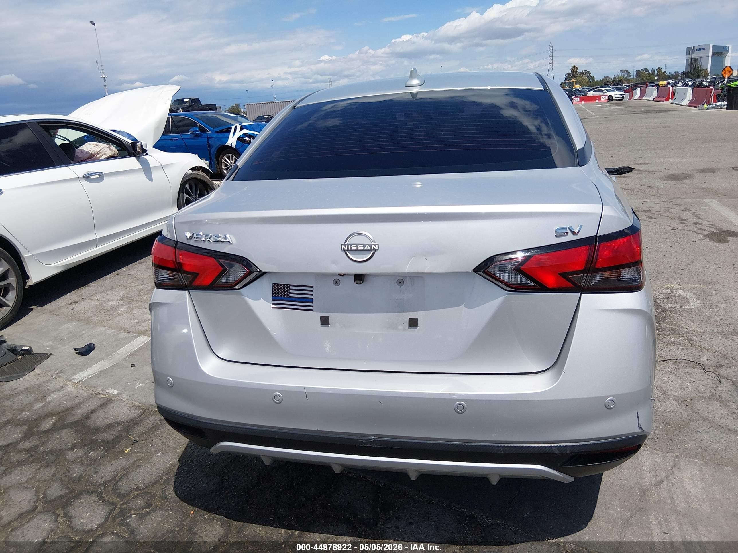 2024 Nissan Versa 1.6 Sv Серый vin: 3N1CN8EV2RL857702