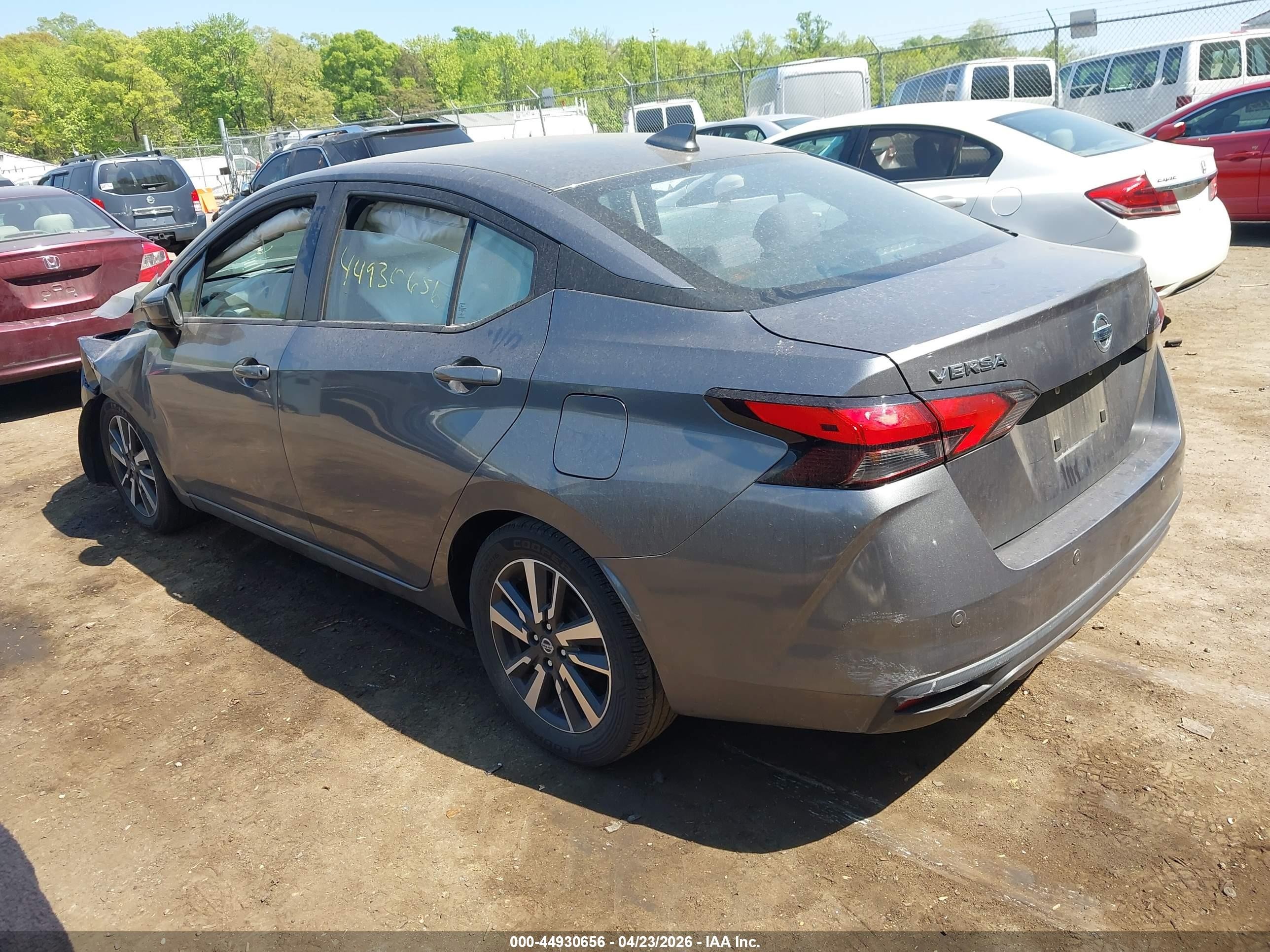 2021 Nissan Versa Sv Xtronic Cvt Серый vin: 3N1CN8EV3ML872461