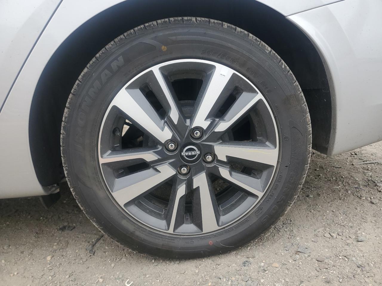2025 Nissan Versa Sv Gray vin: 3N1CN8EV5SL847106 Damage: Left Rear Wheel, Curb Rash, 4 To 5 Inches