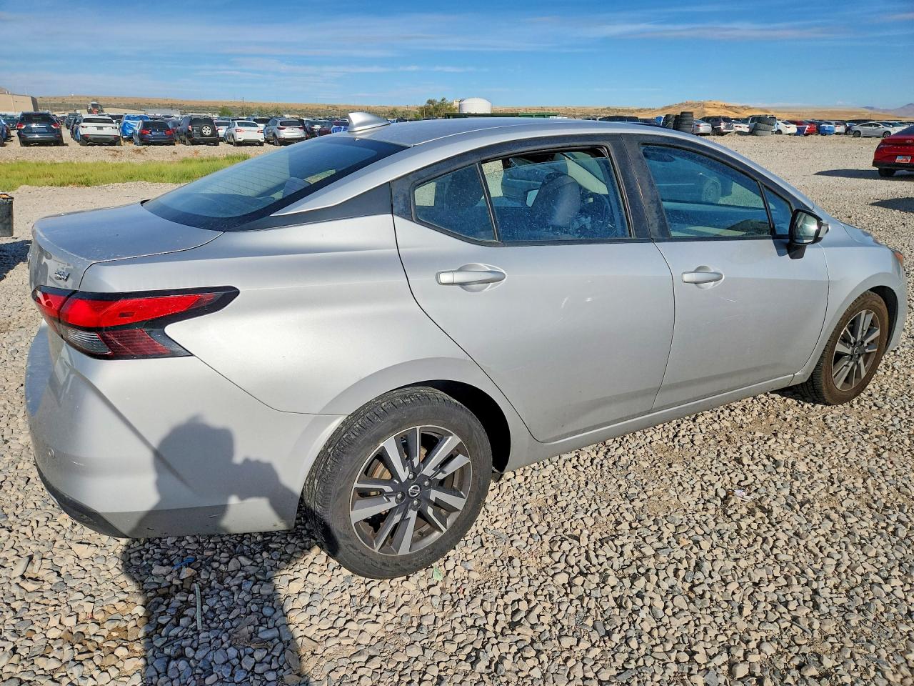 2021 Nissan Versa Sv Серебряный vin: 3N1CN8EV9ML845300