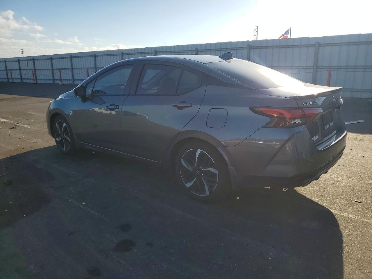 2025 Nissan Versa Sr Gray vin: 3N1CN8FV4SL829808