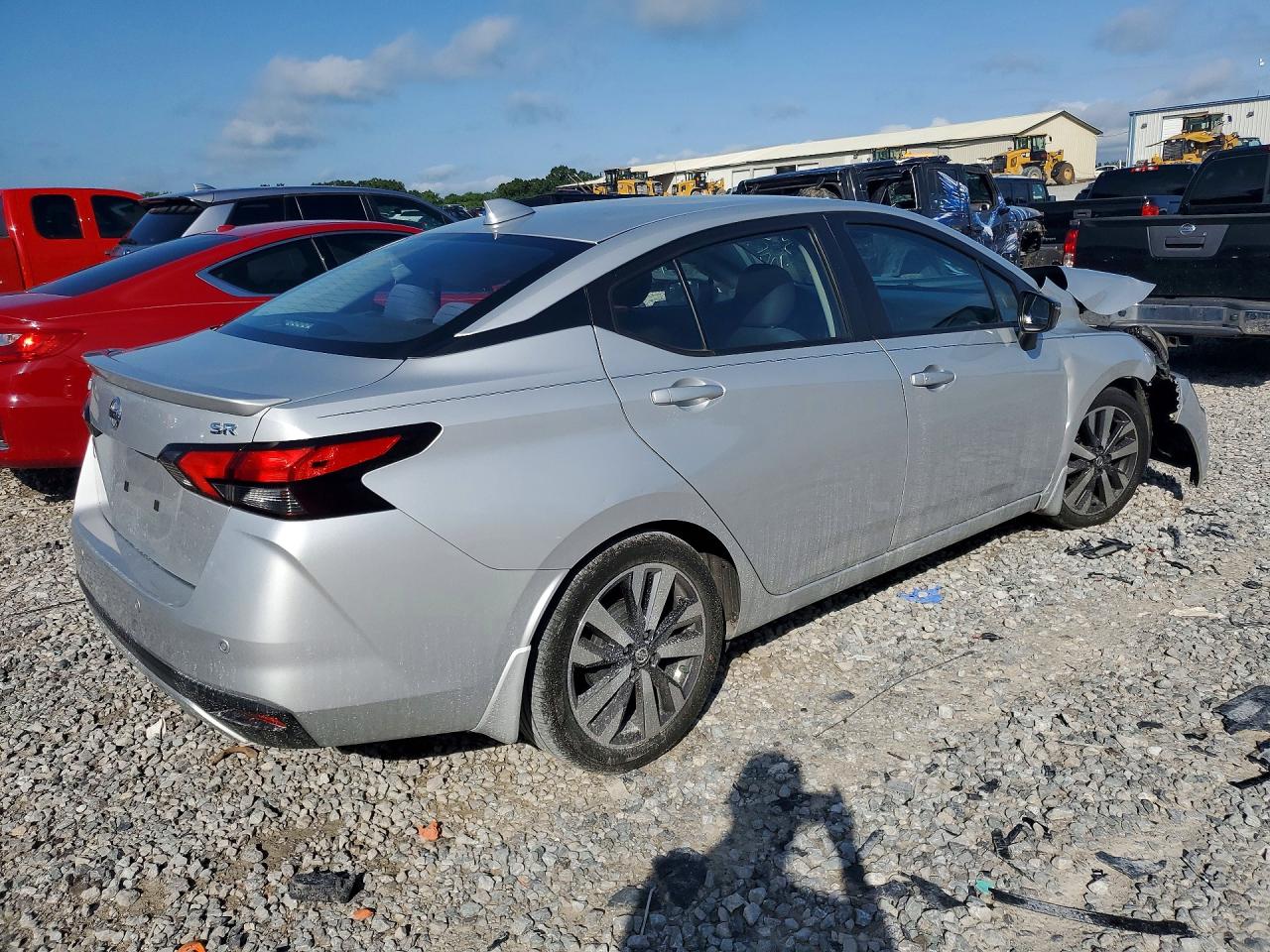 2020 Nissan Versa Sr Silver vin: 3N1CN8FV5LL804787