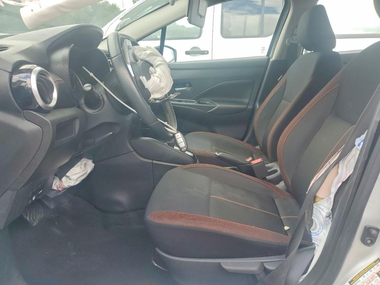 2020 Nissan Versa Sr Silver vin: 3N1CN8FV5LL804787
