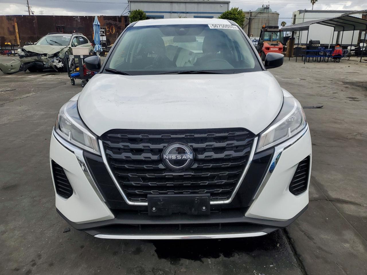 2025 Nissan Kicks Play S White vin: 3N1CP5BV0SL481519