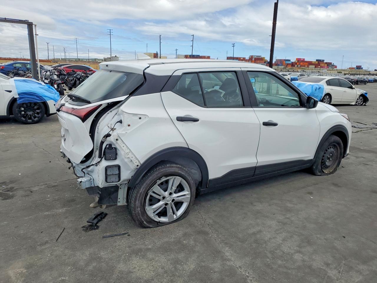 2025 Nissan Kicks Play S White vin: 3N1CP5BV0SL481519